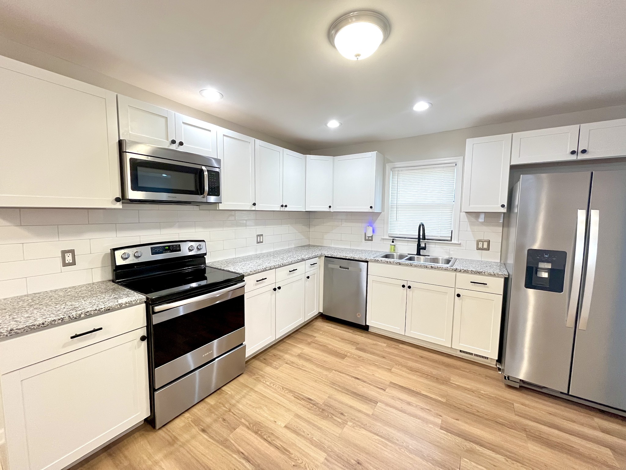907 Idlewild Dr