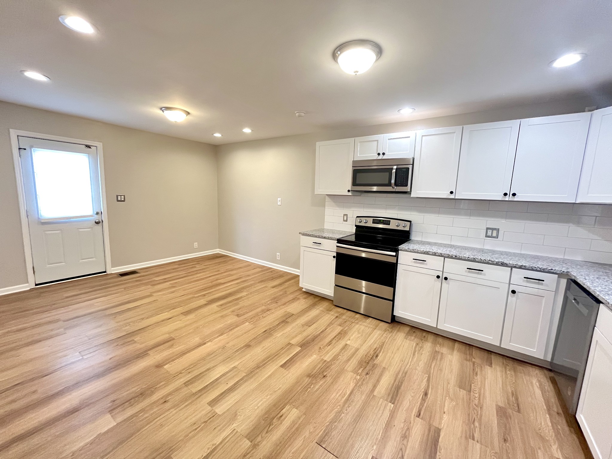 907 Idlewild Dr