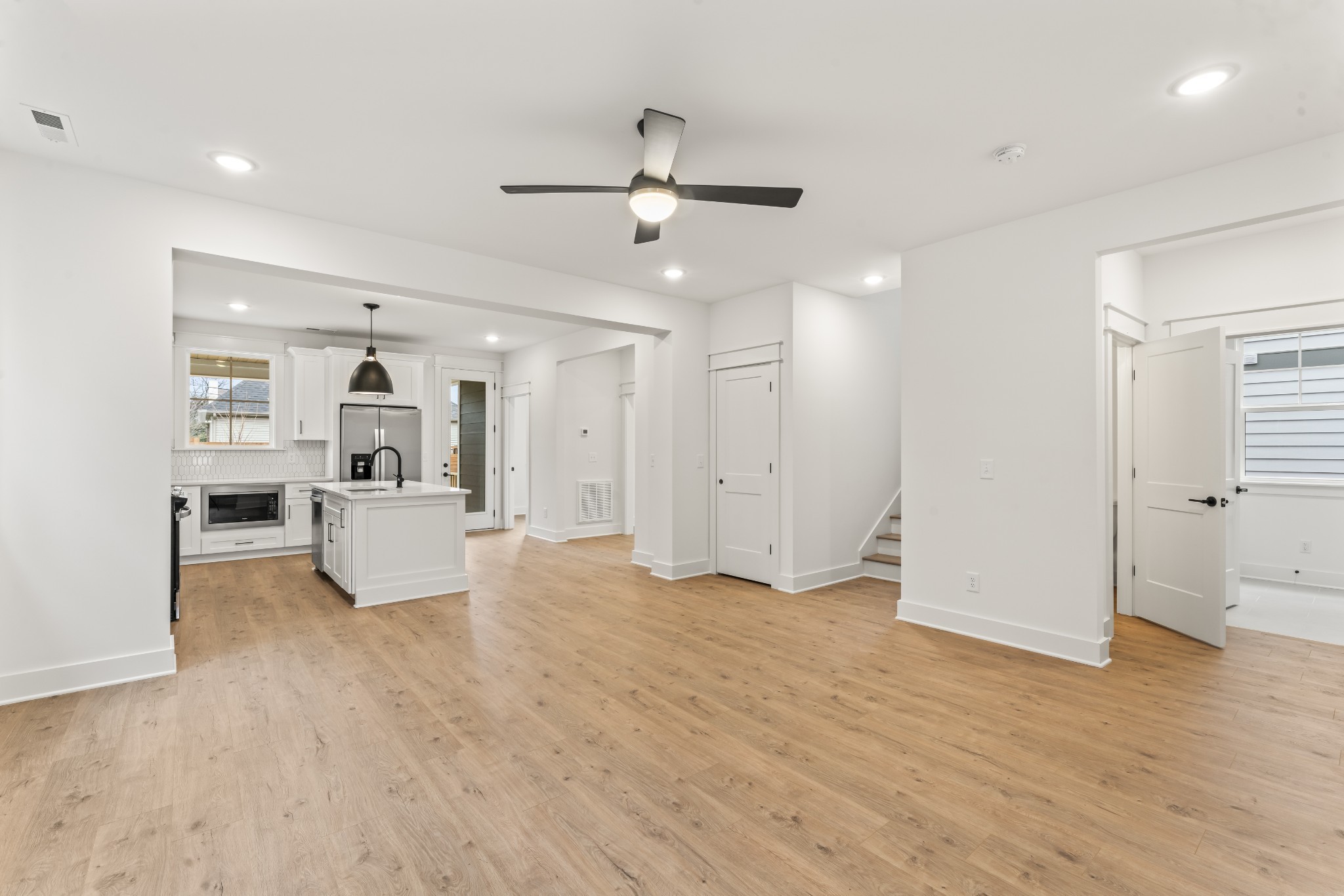 708 Caraway Ln