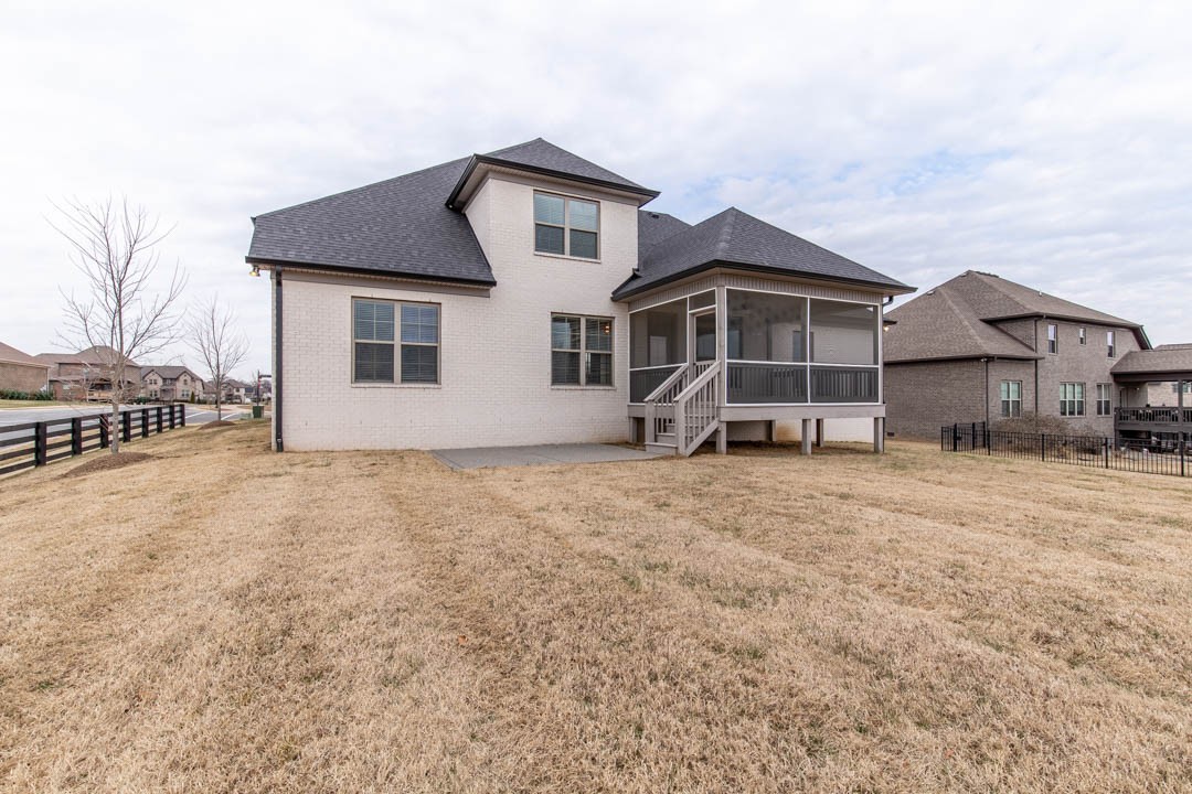 1104 Yearling Pl