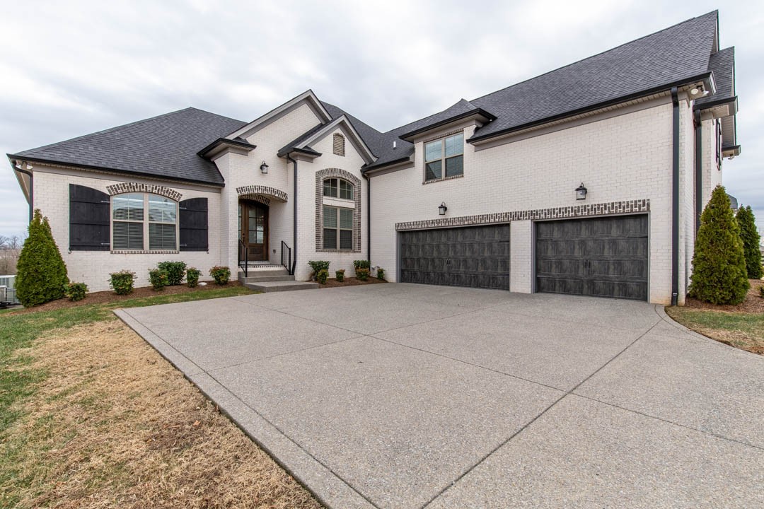 1104 Yearling Pl