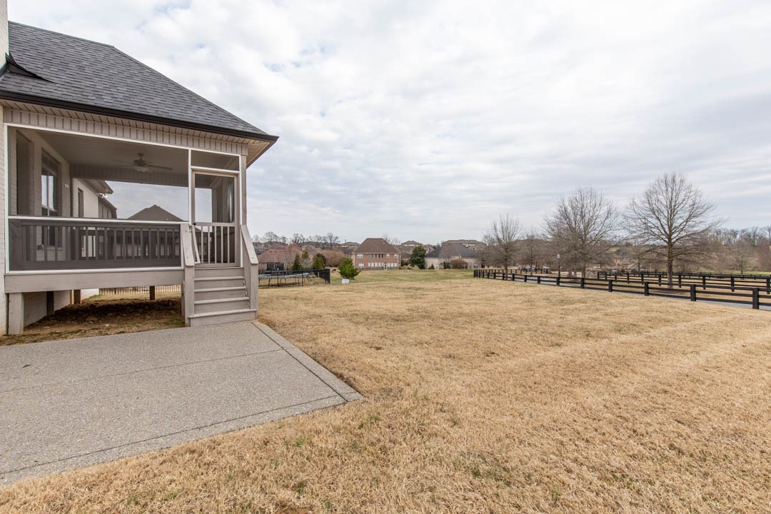1104 Yearling Pl