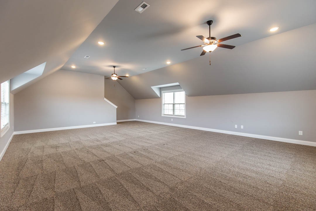 1104 Yearling Pl