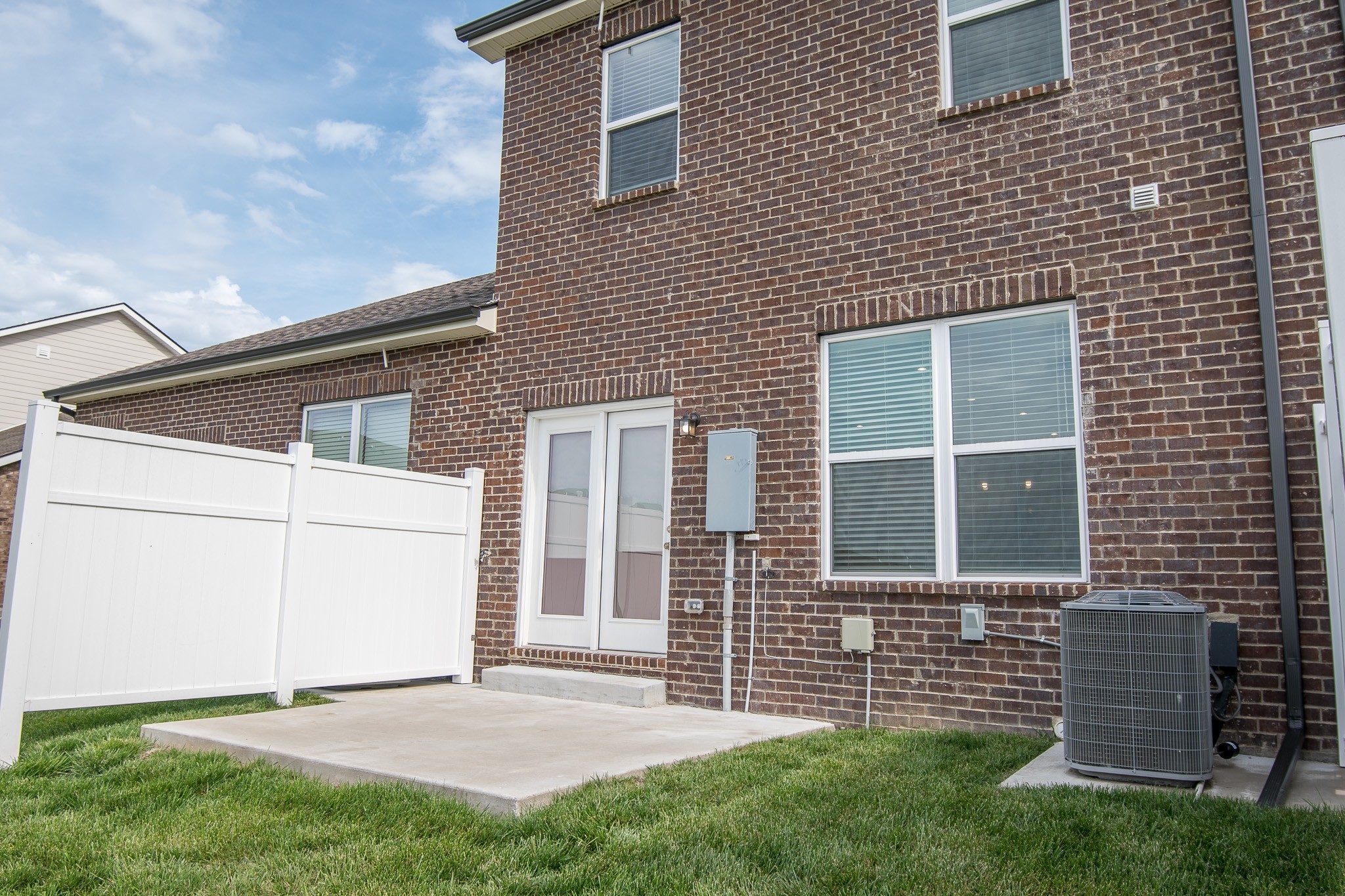 555 Becks Pl