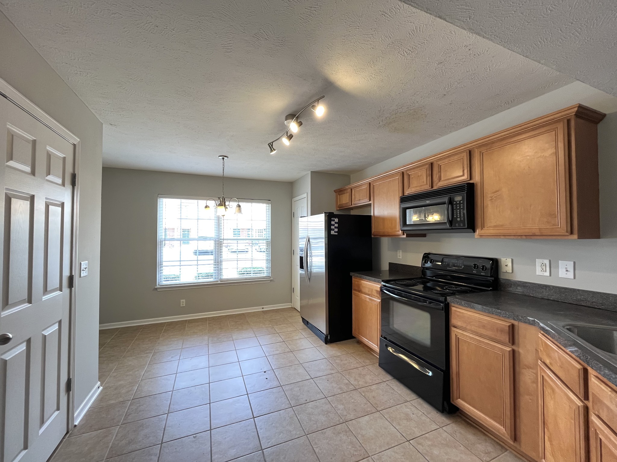 3023 London View Dr