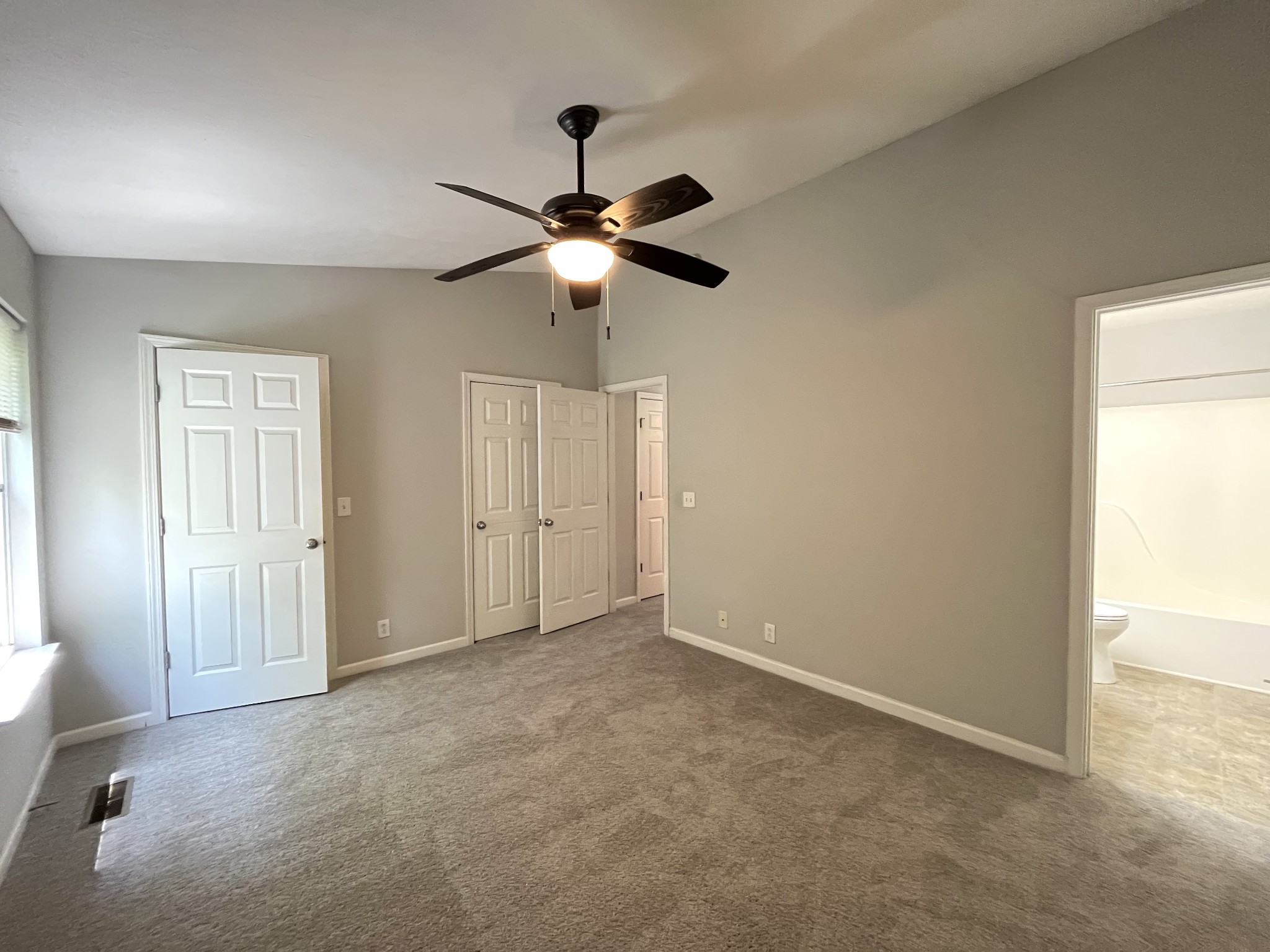 3023 London View Dr