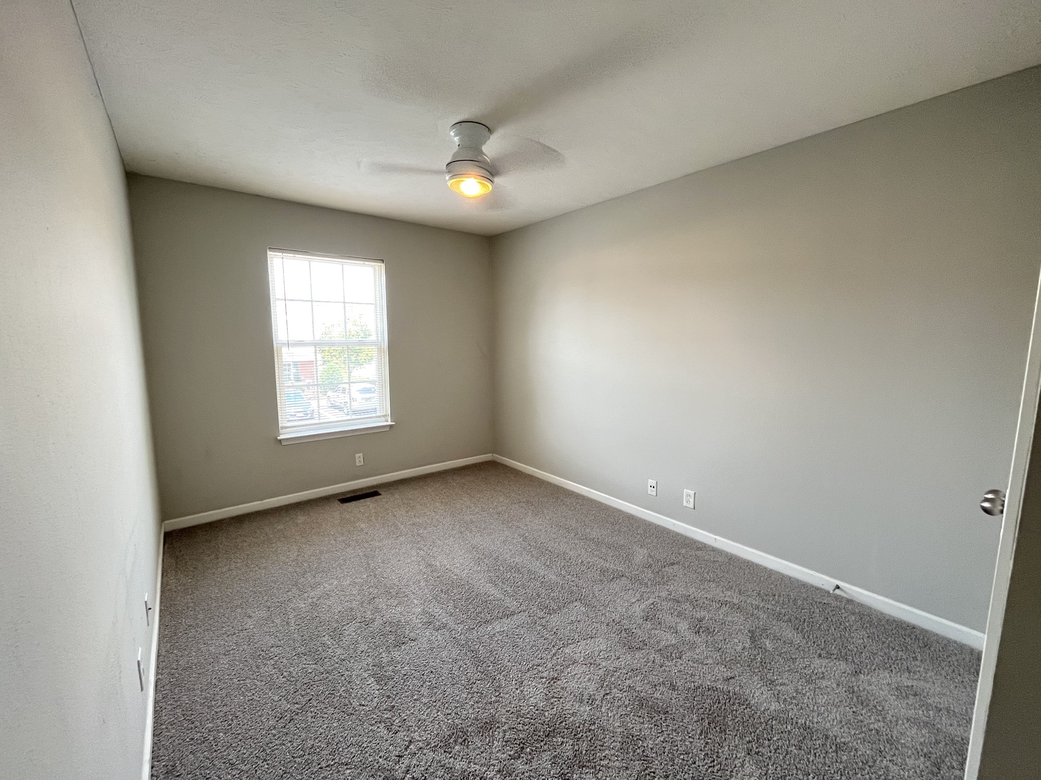 3023 London View Dr