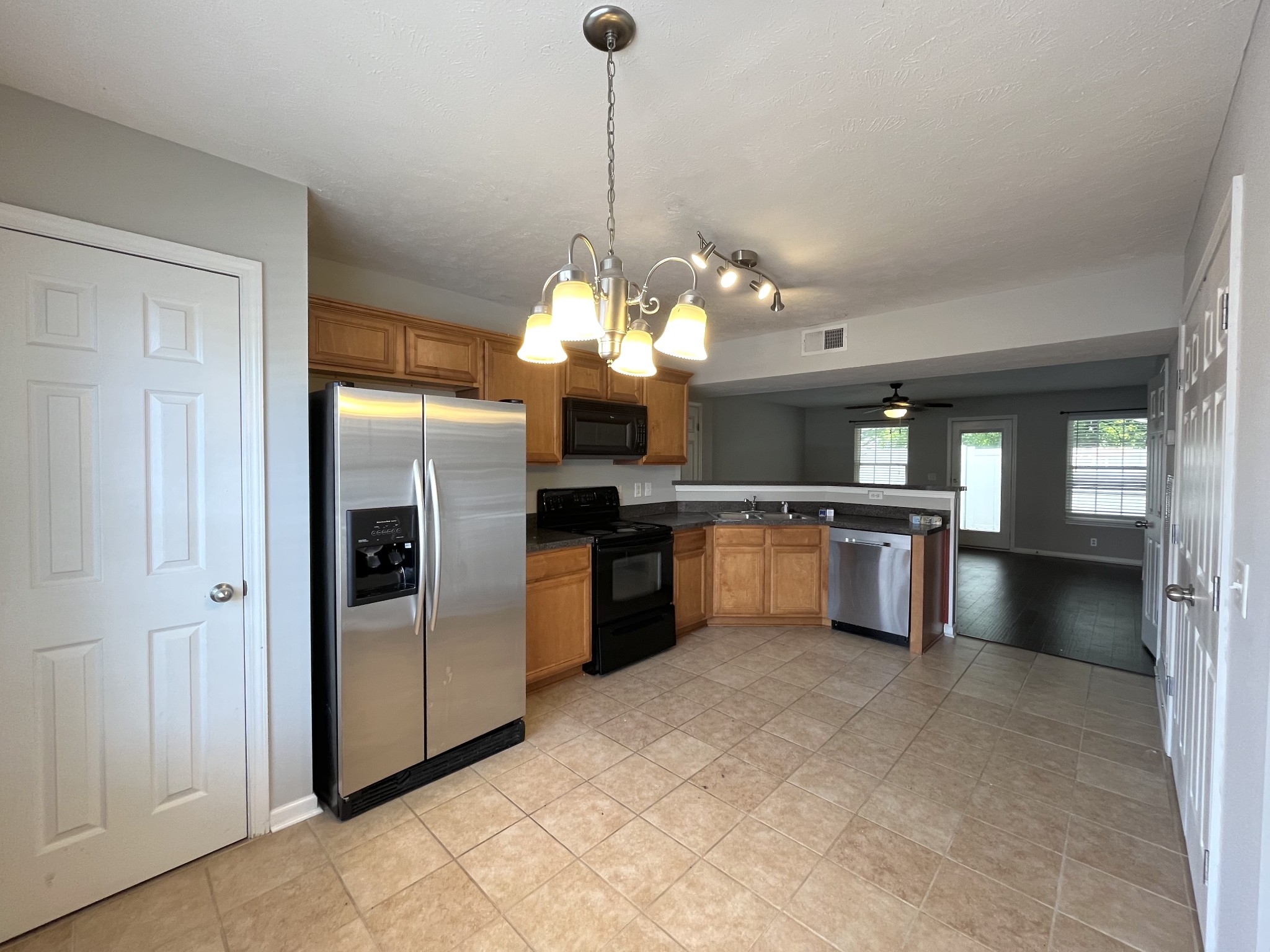 3023 London View Dr
