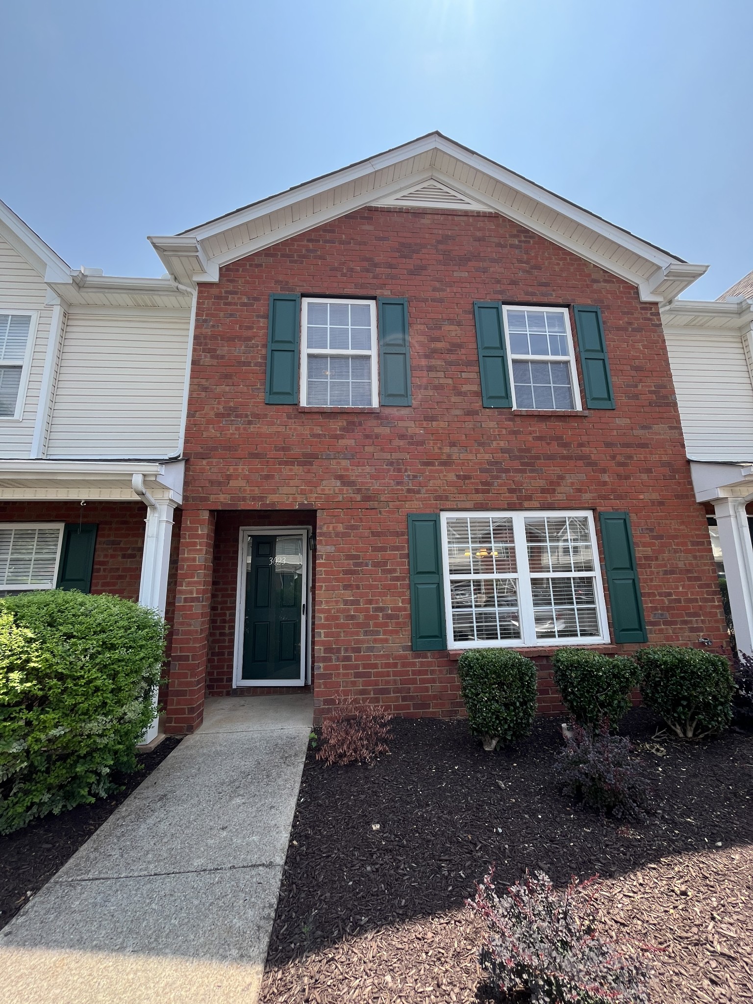 3023 London View Dr