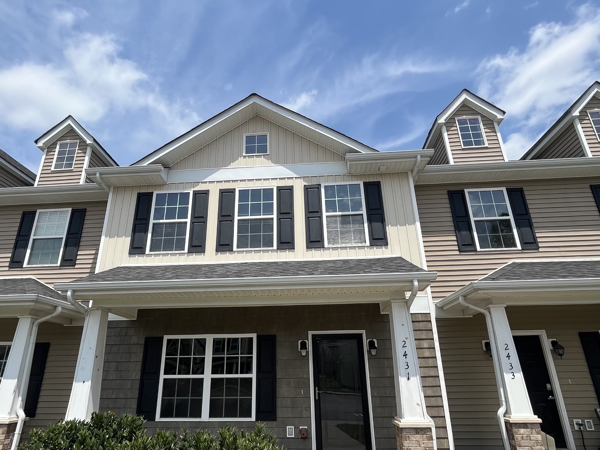 2431 New Holland Cir