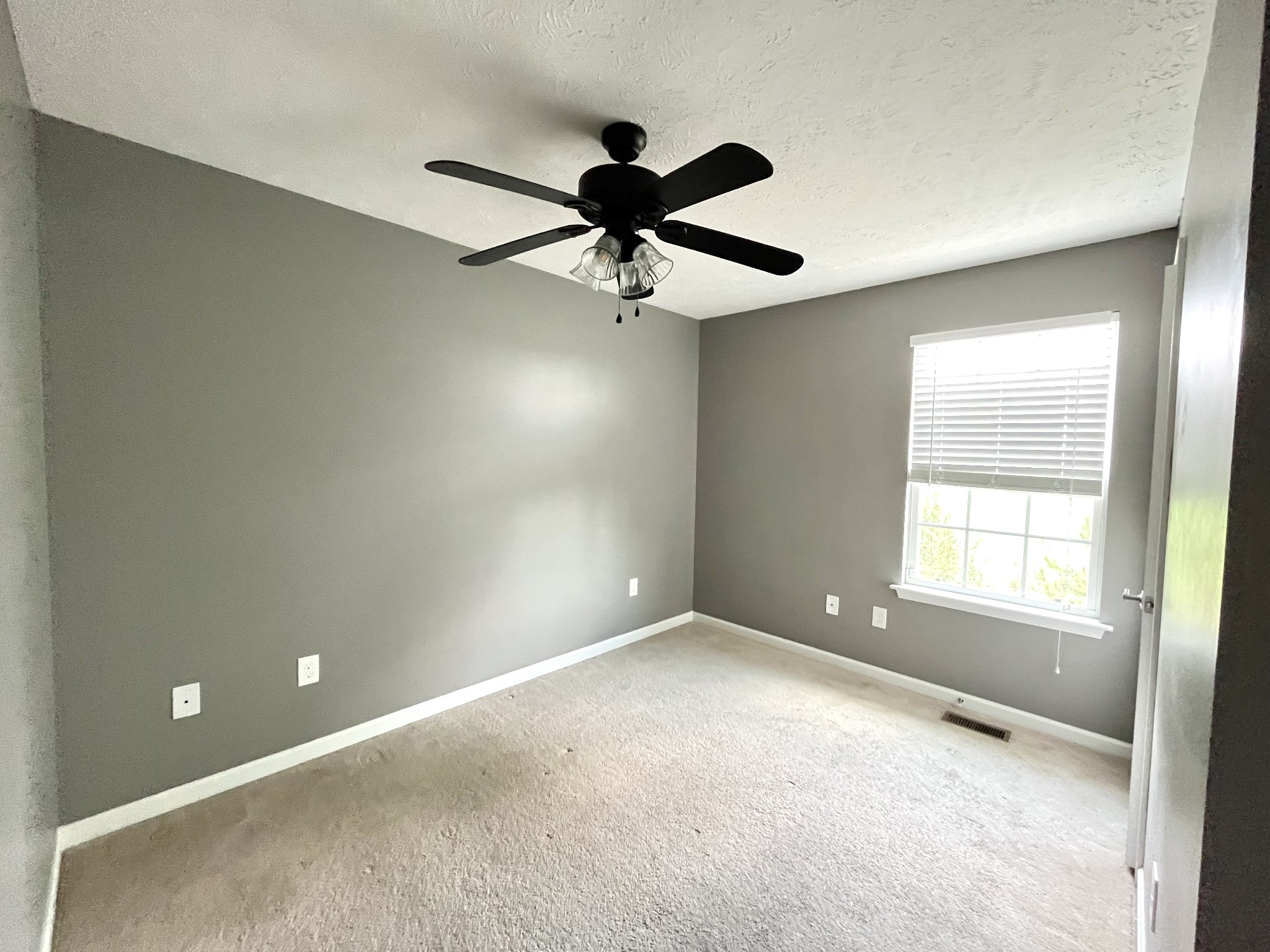 2431 New Holland Cir