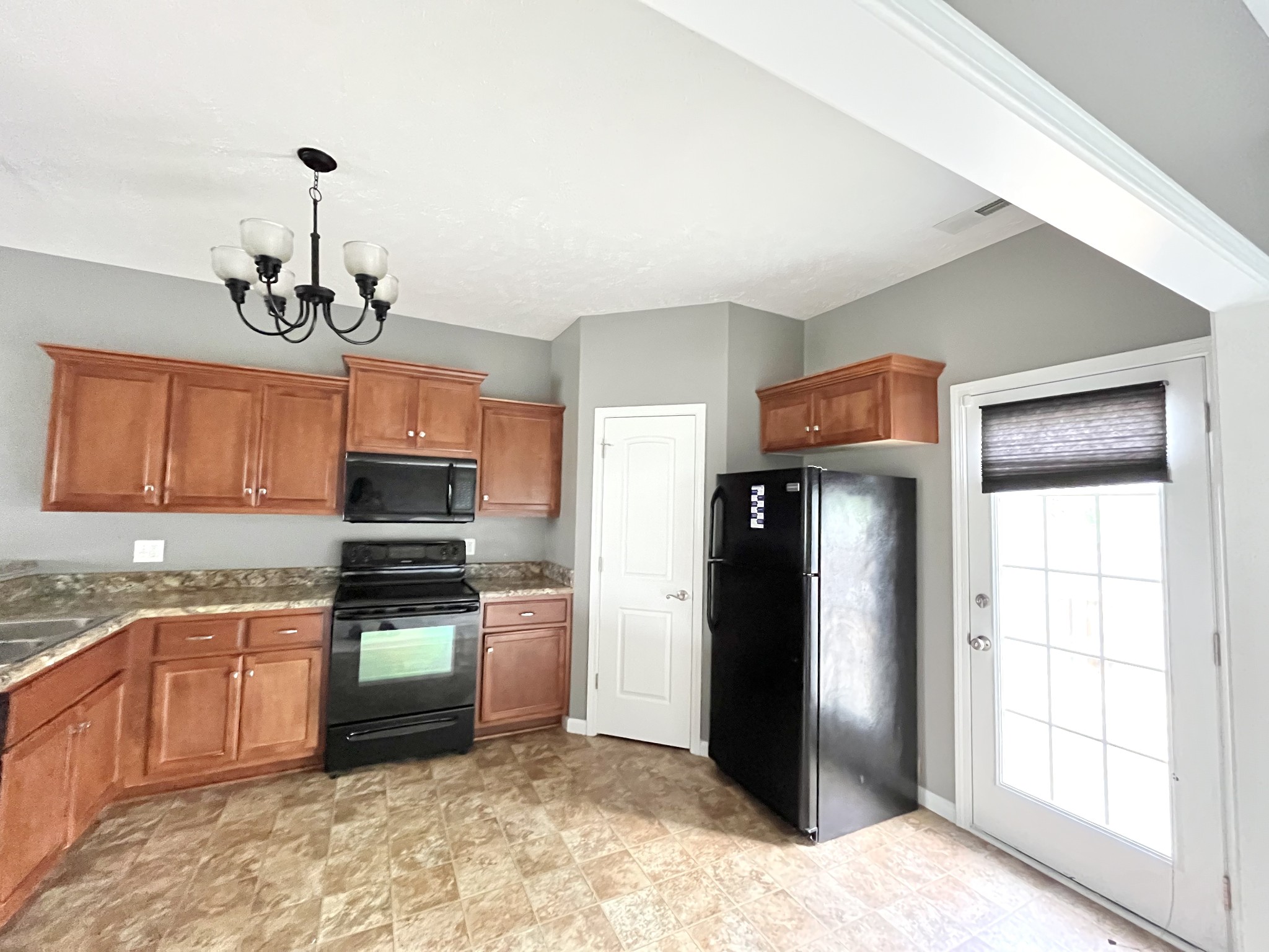 2431 New Holland Cir