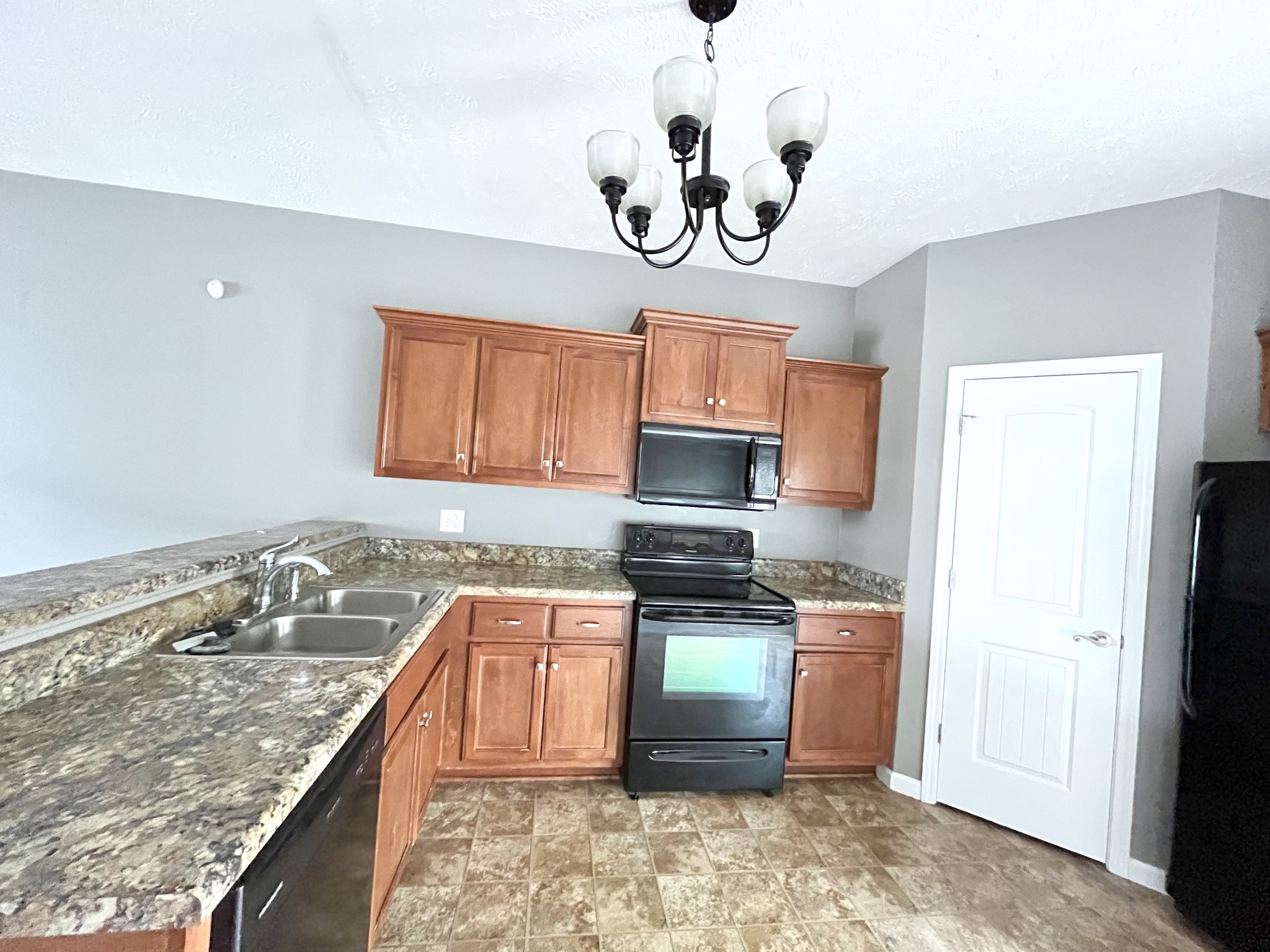 2431 New Holland Cir