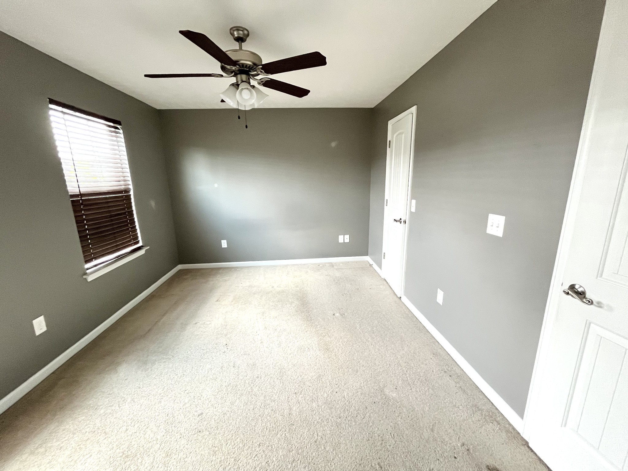 2431 New Holland Cir