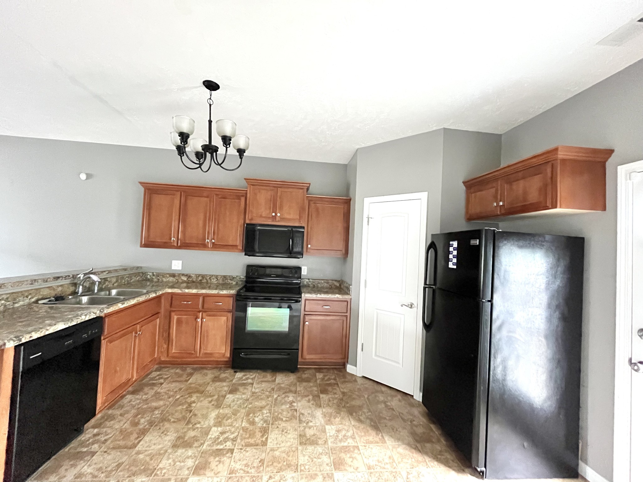 2431 New Holland Cir