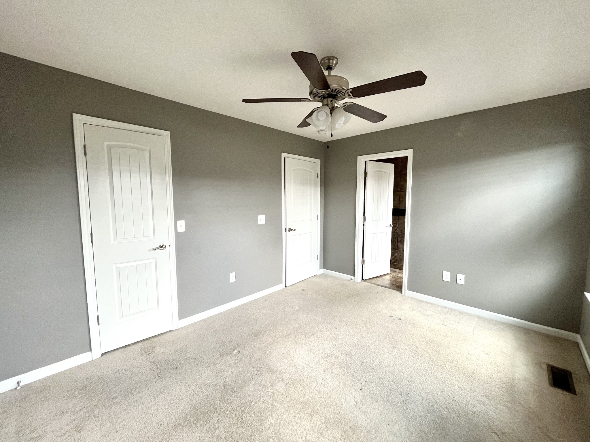 2431 New Holland Cir