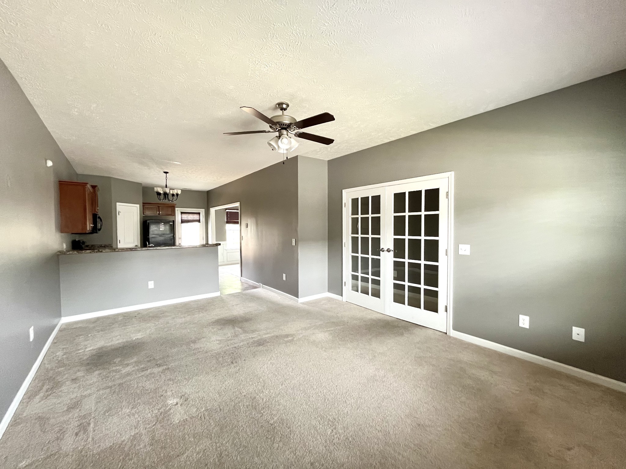 2431 New Holland Cir