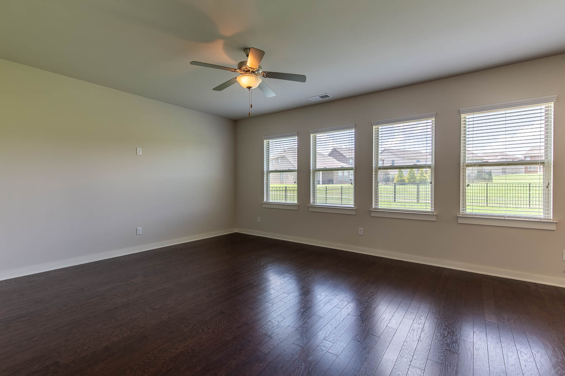 3157 Rift Ln