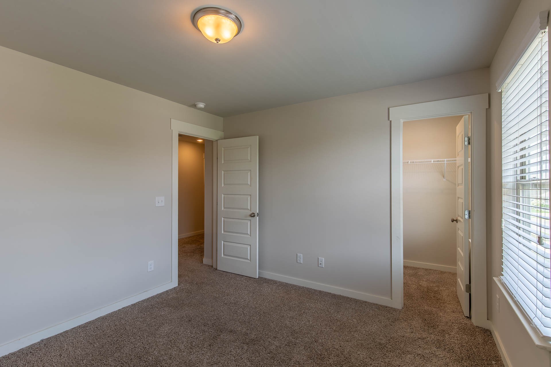 3157 Rift Ln