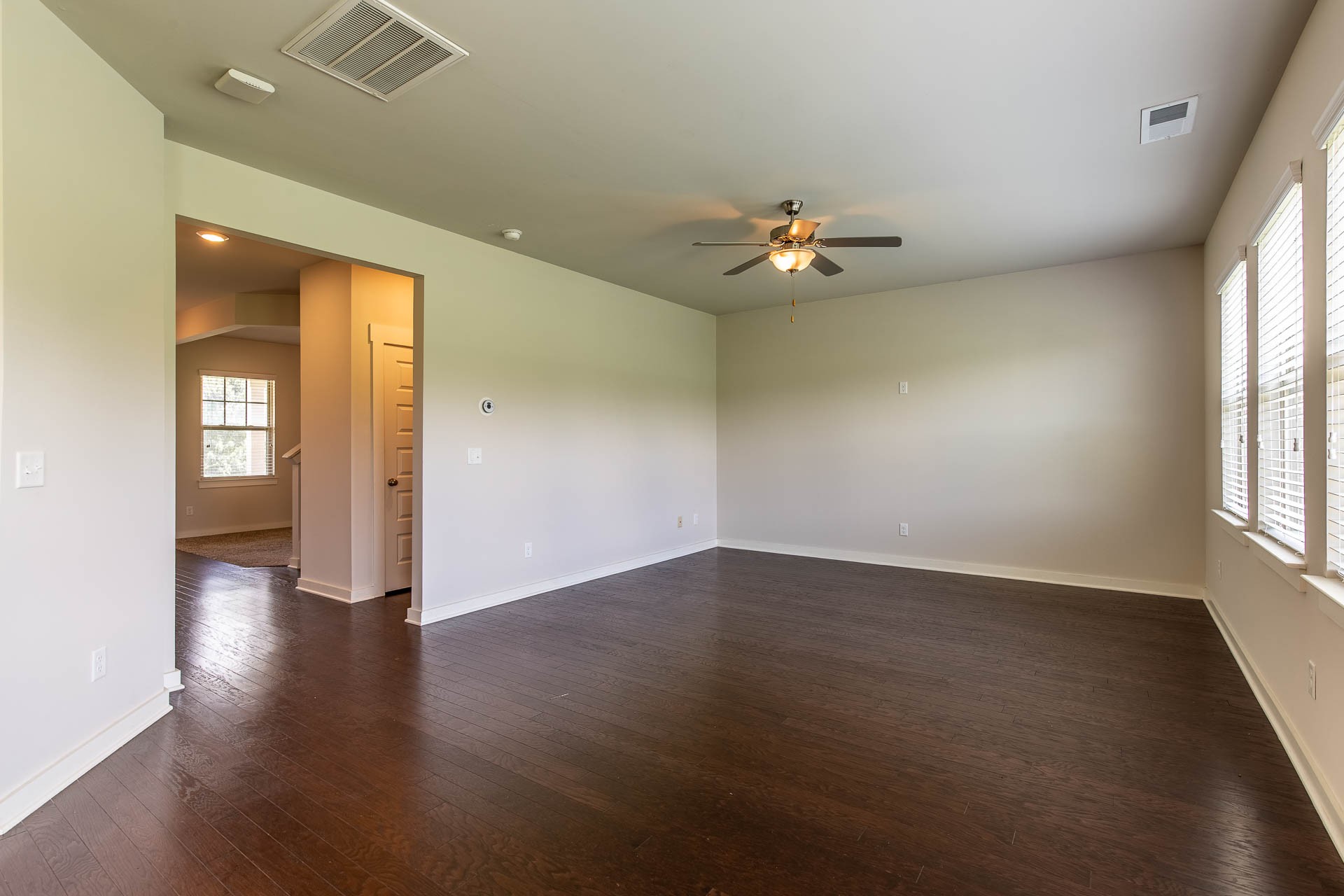 3157 Rift Ln
