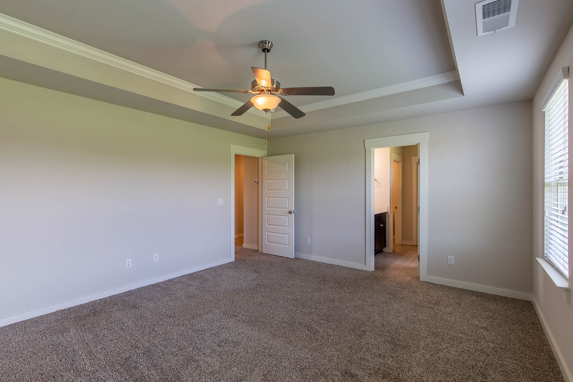 3157 Rift Ln