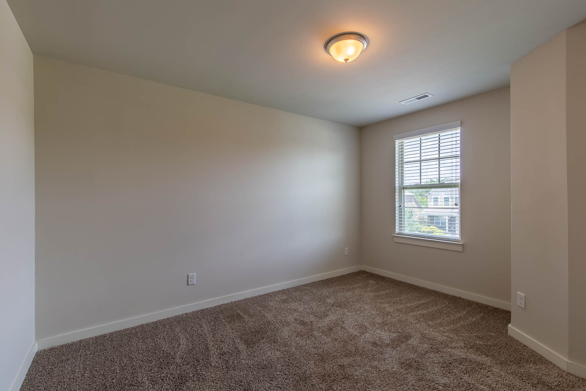 3157 Rift Ln