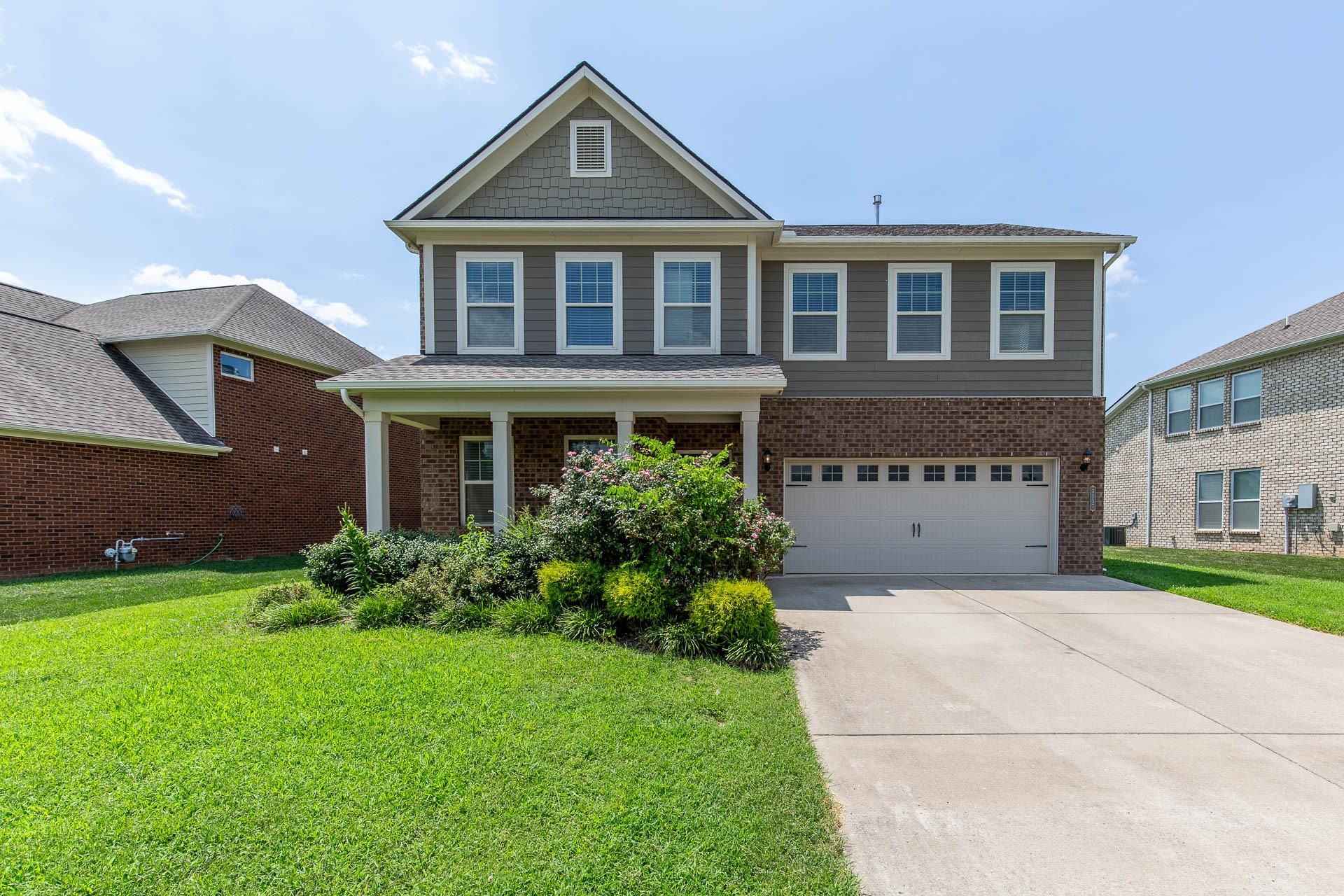 3157 Rift Ln
