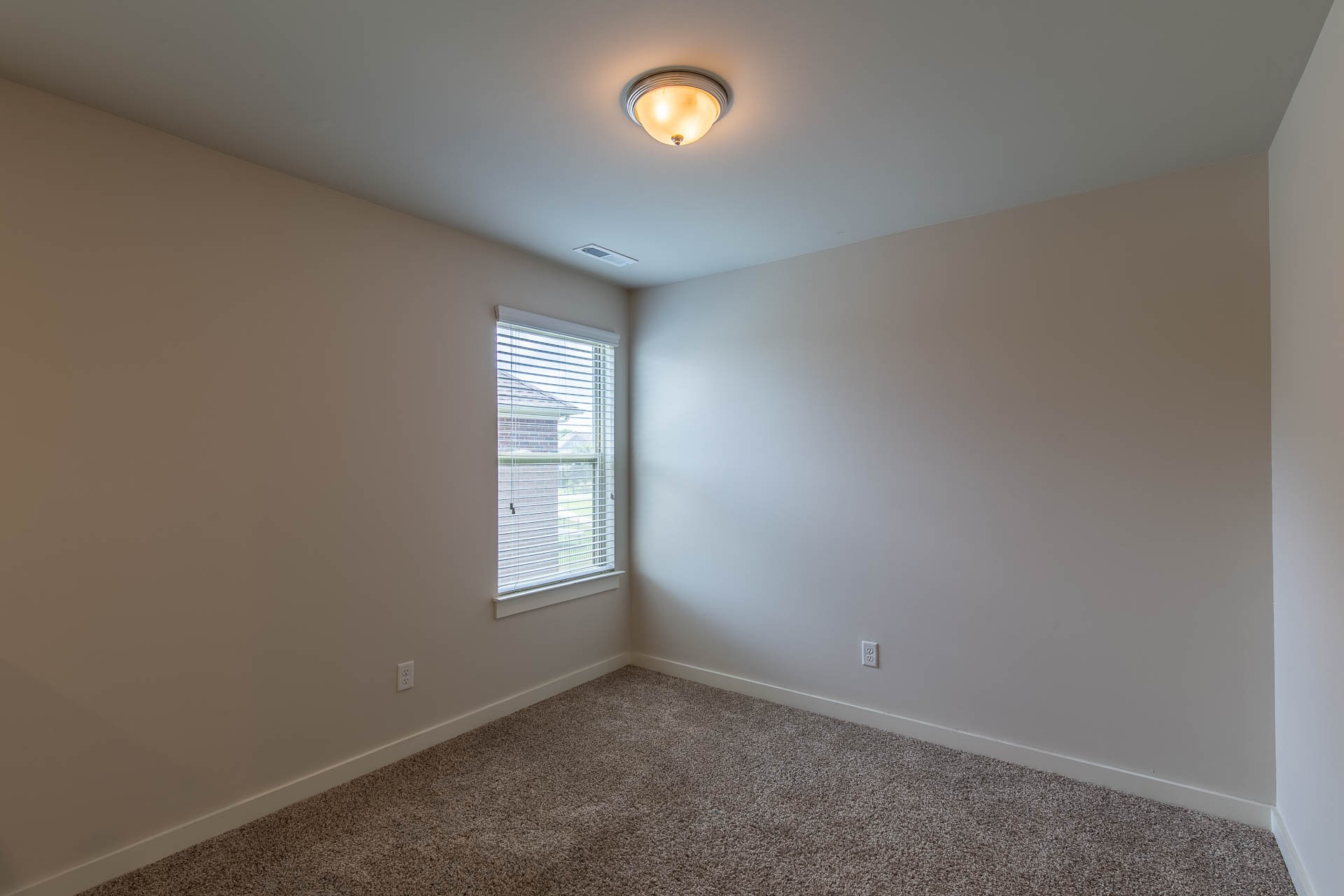 3157 Rift Ln