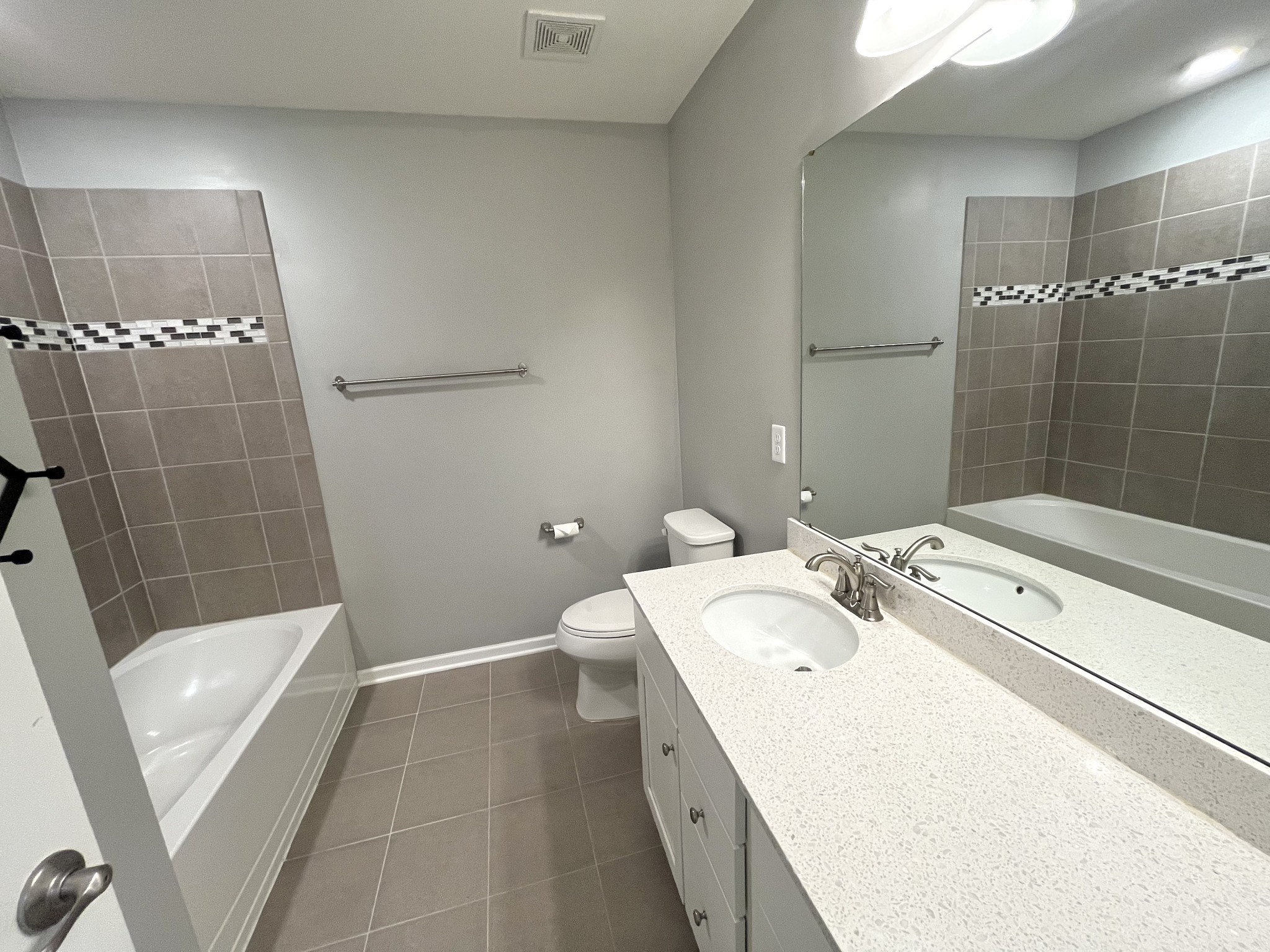 3012 Ledgebrook Dr