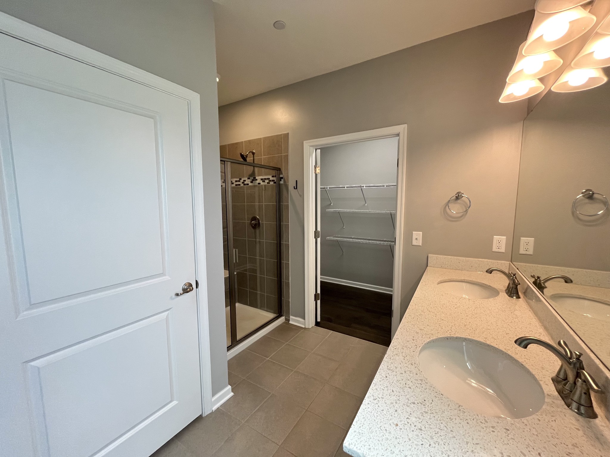 3012 Ledgebrook Dr