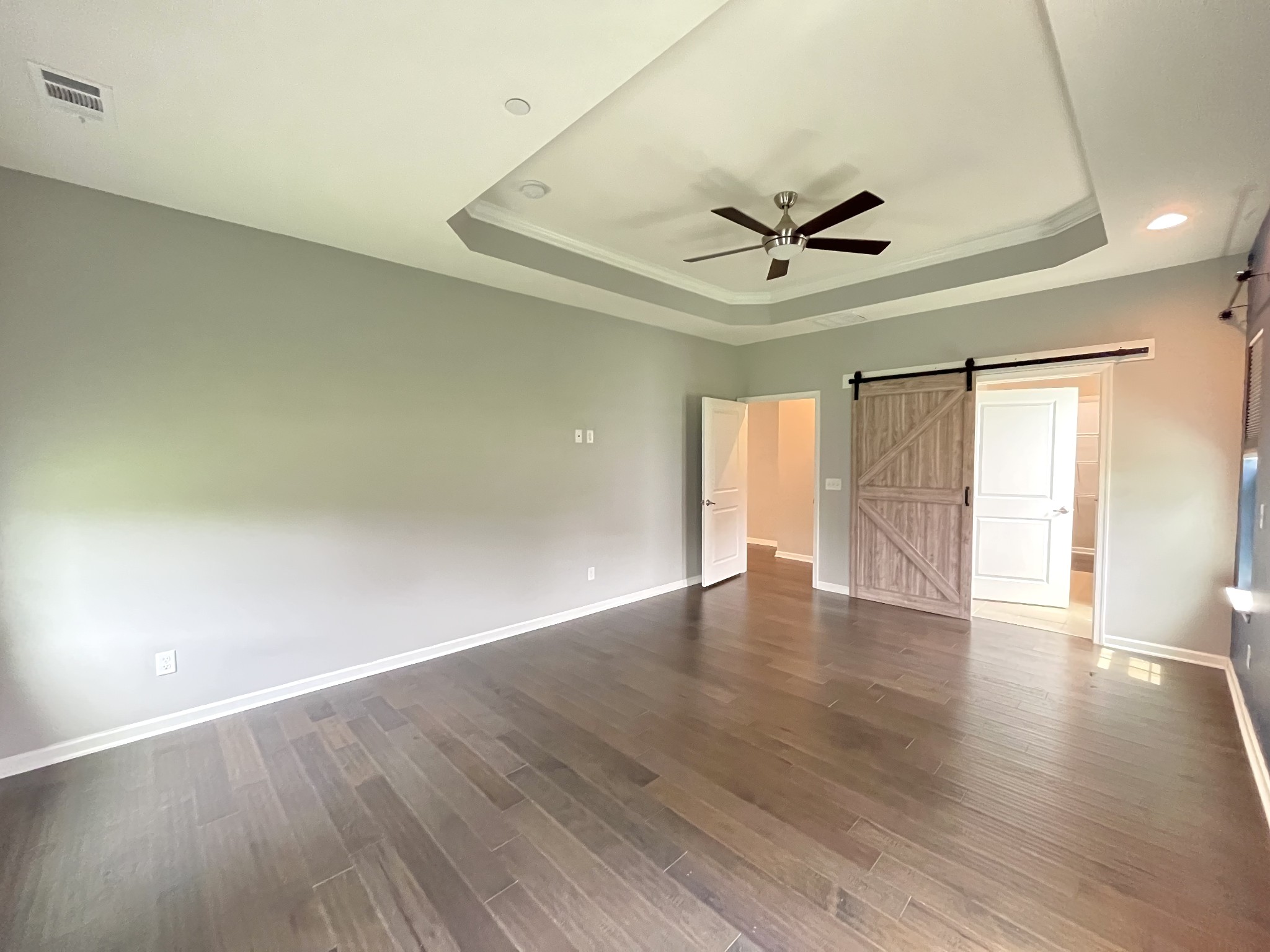 3012 Ledgebrook Dr
