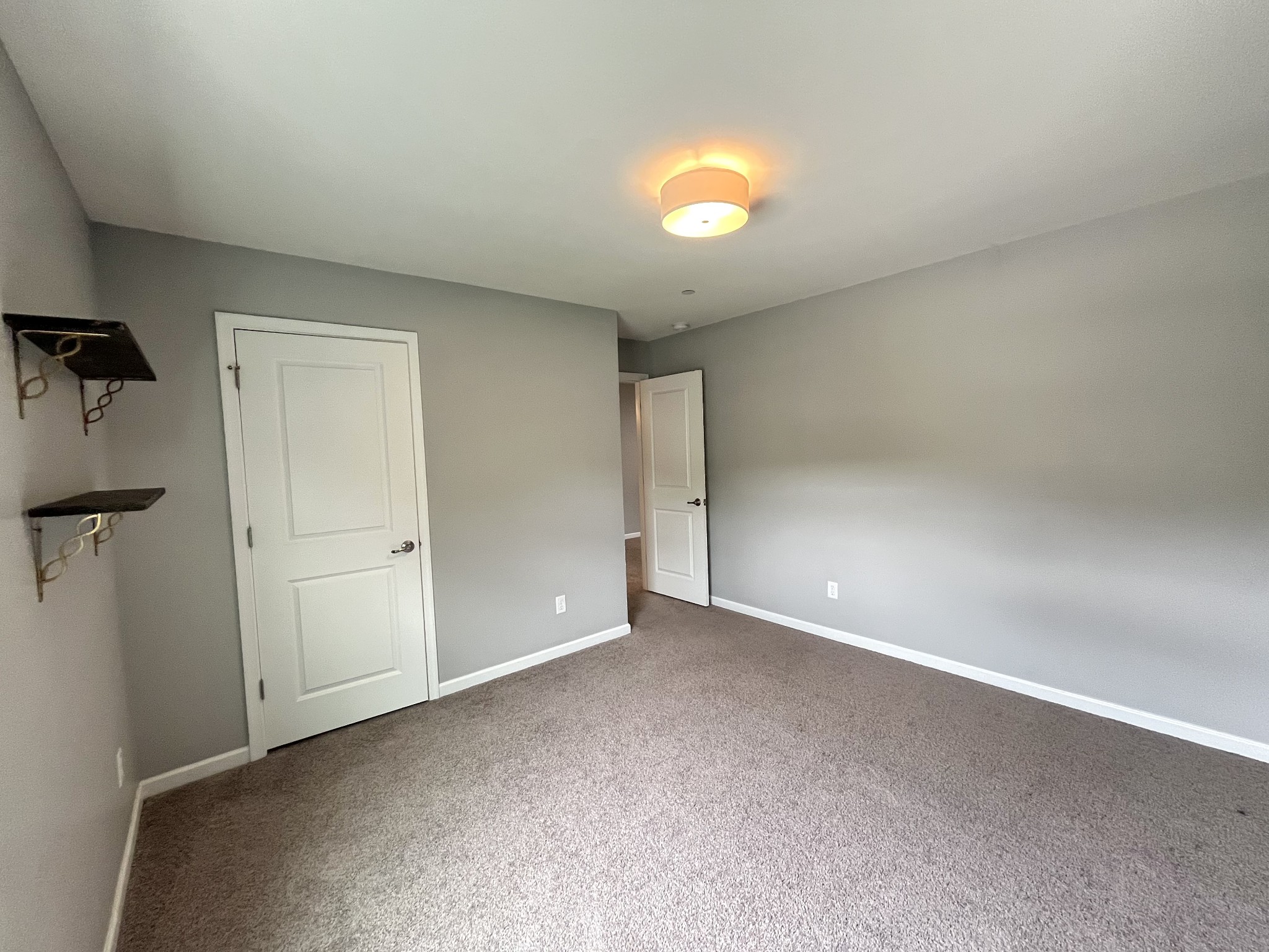 3012 Ledgebrook Dr