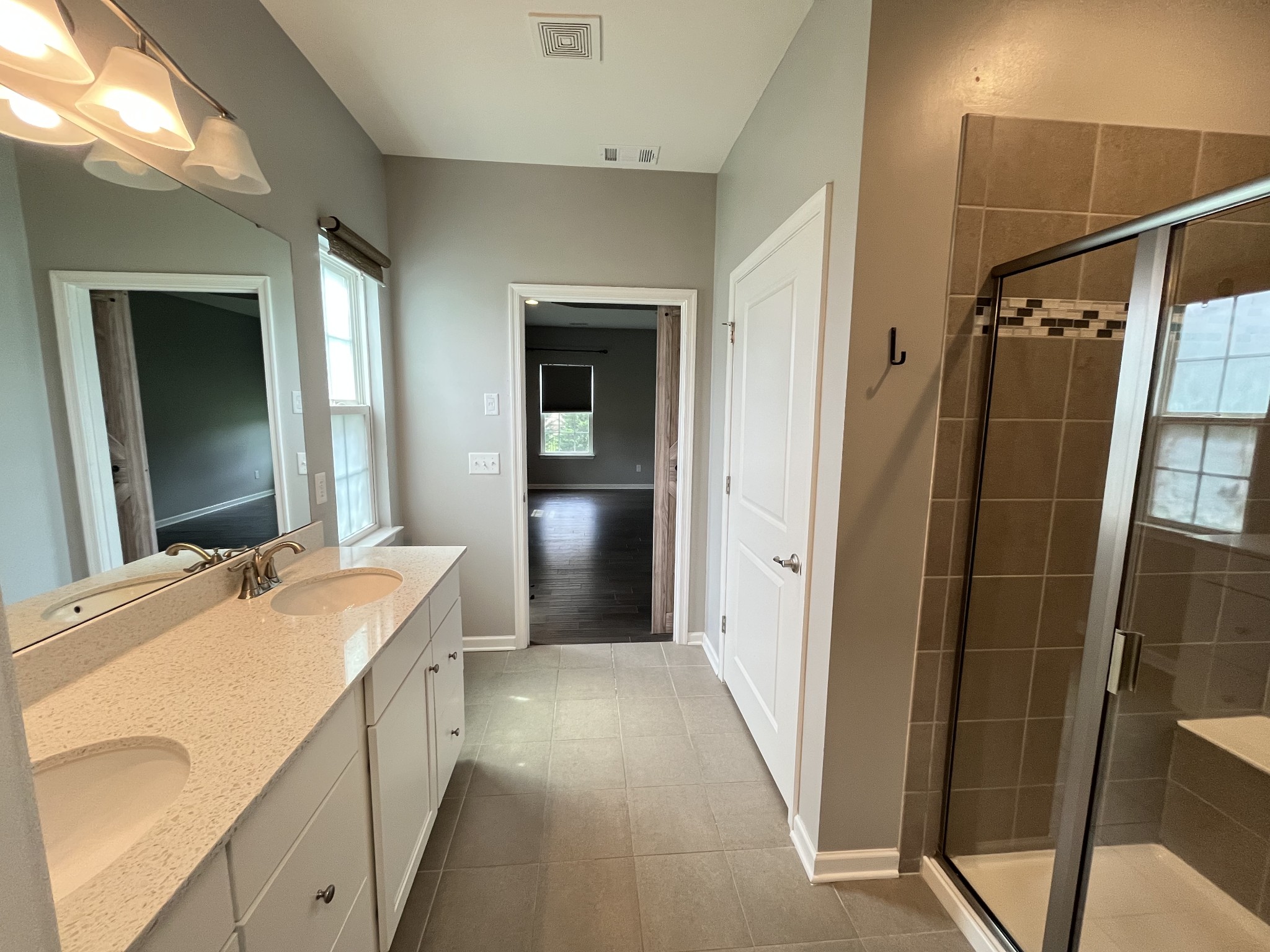 3012 Ledgebrook Dr