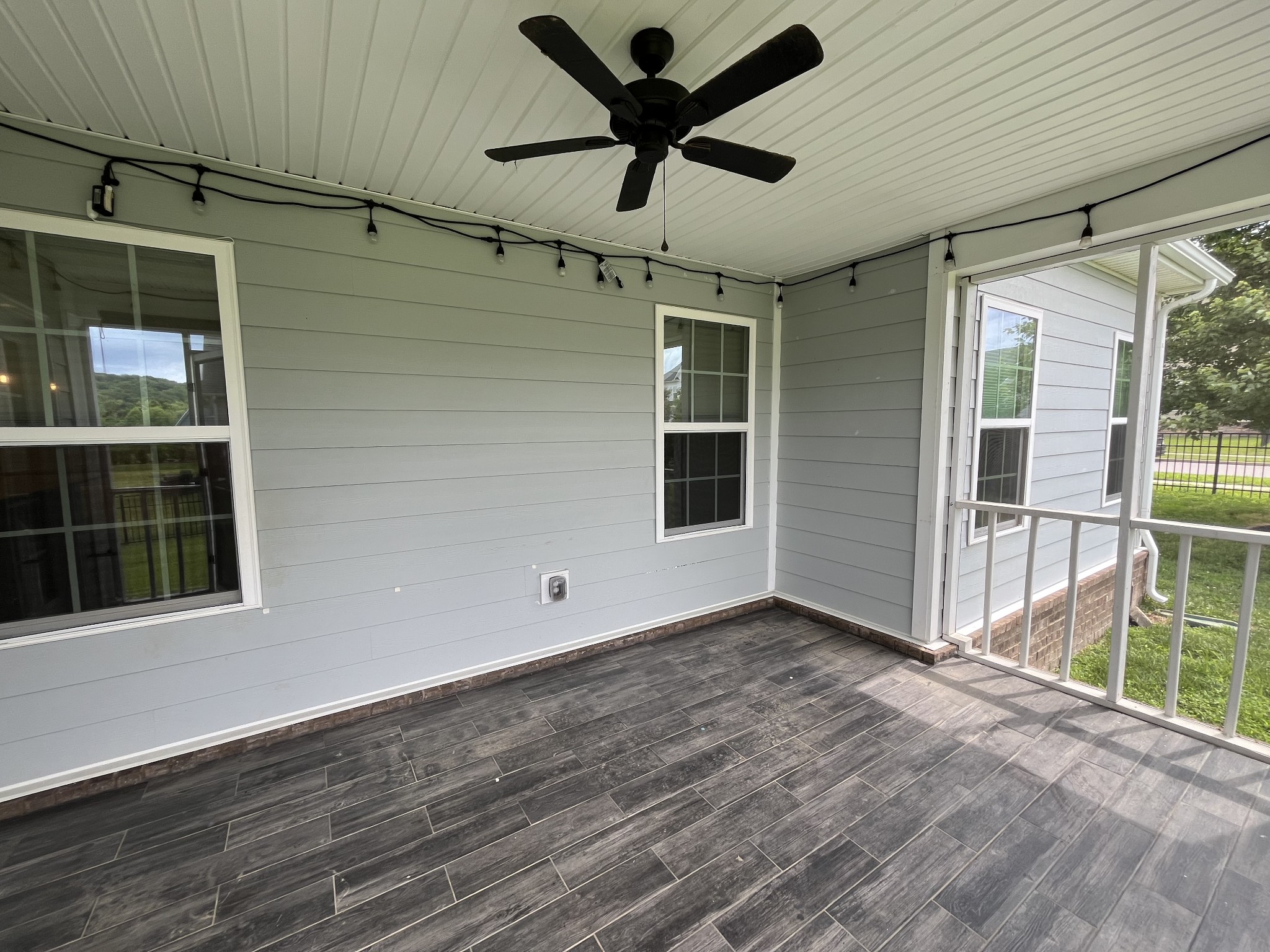 3012 Ledgebrook Dr