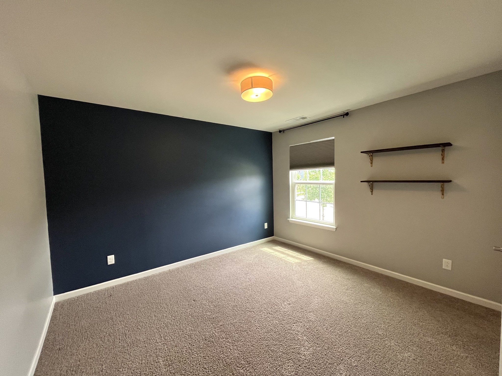 3012 Ledgebrook Dr