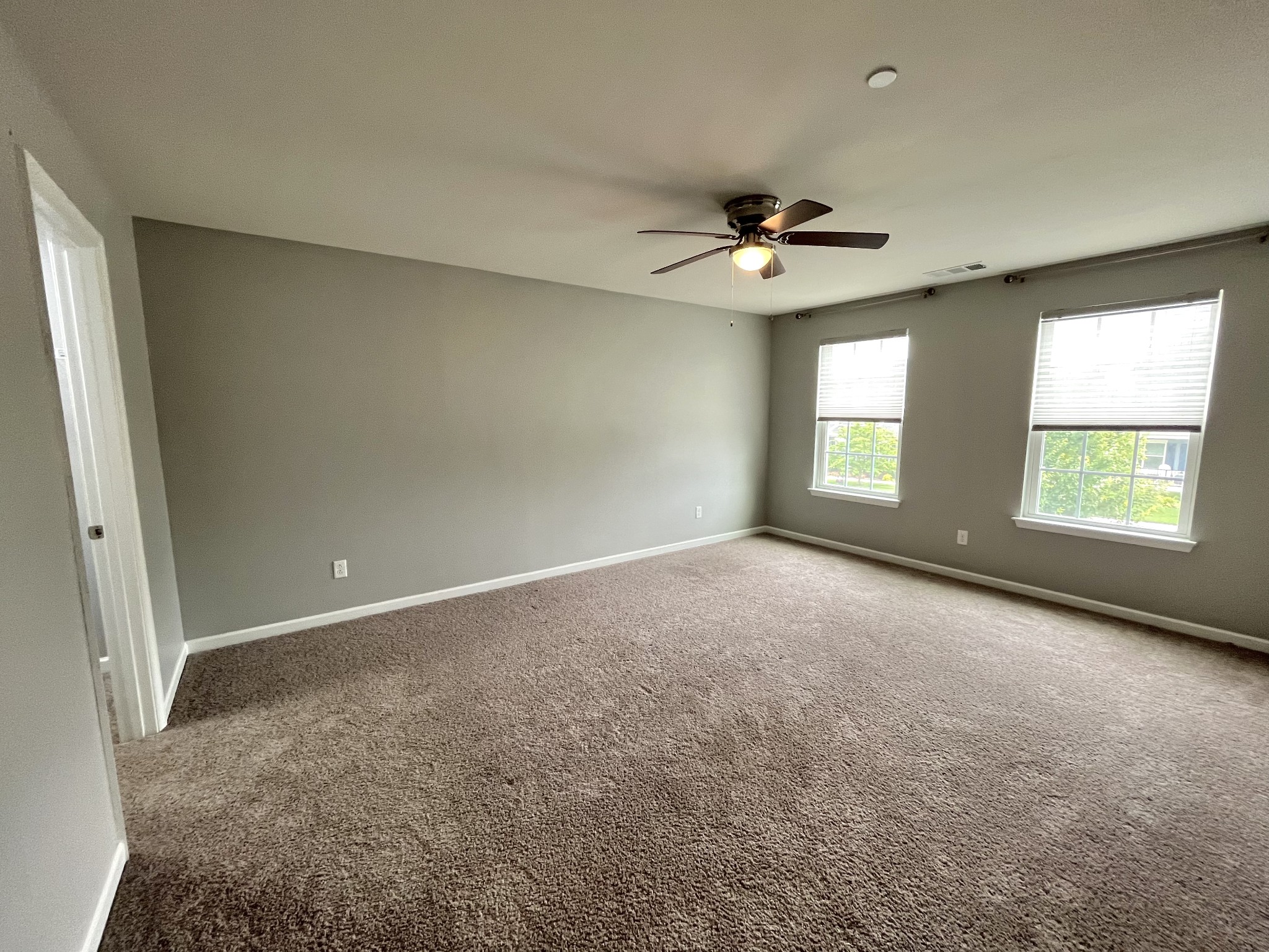 3012 Ledgebrook Dr