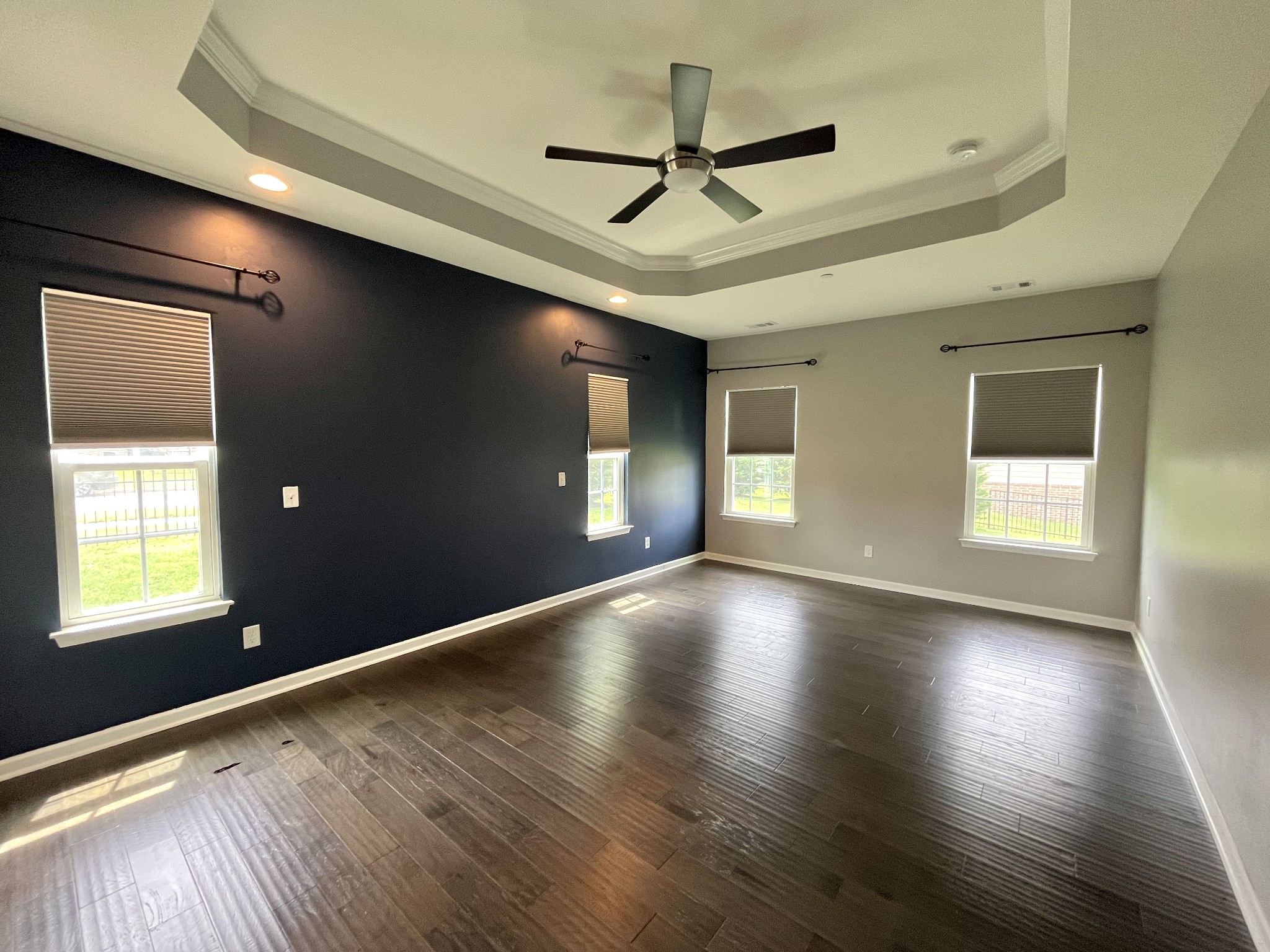 3012 Ledgebrook Dr