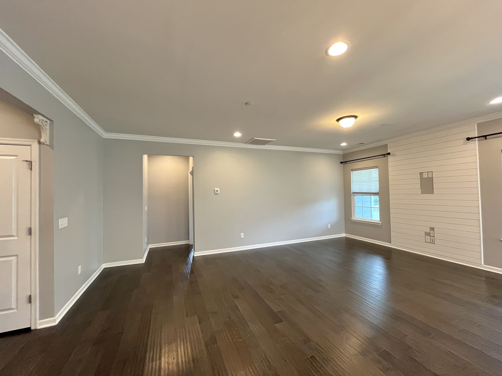 3012 Ledgebrook Dr