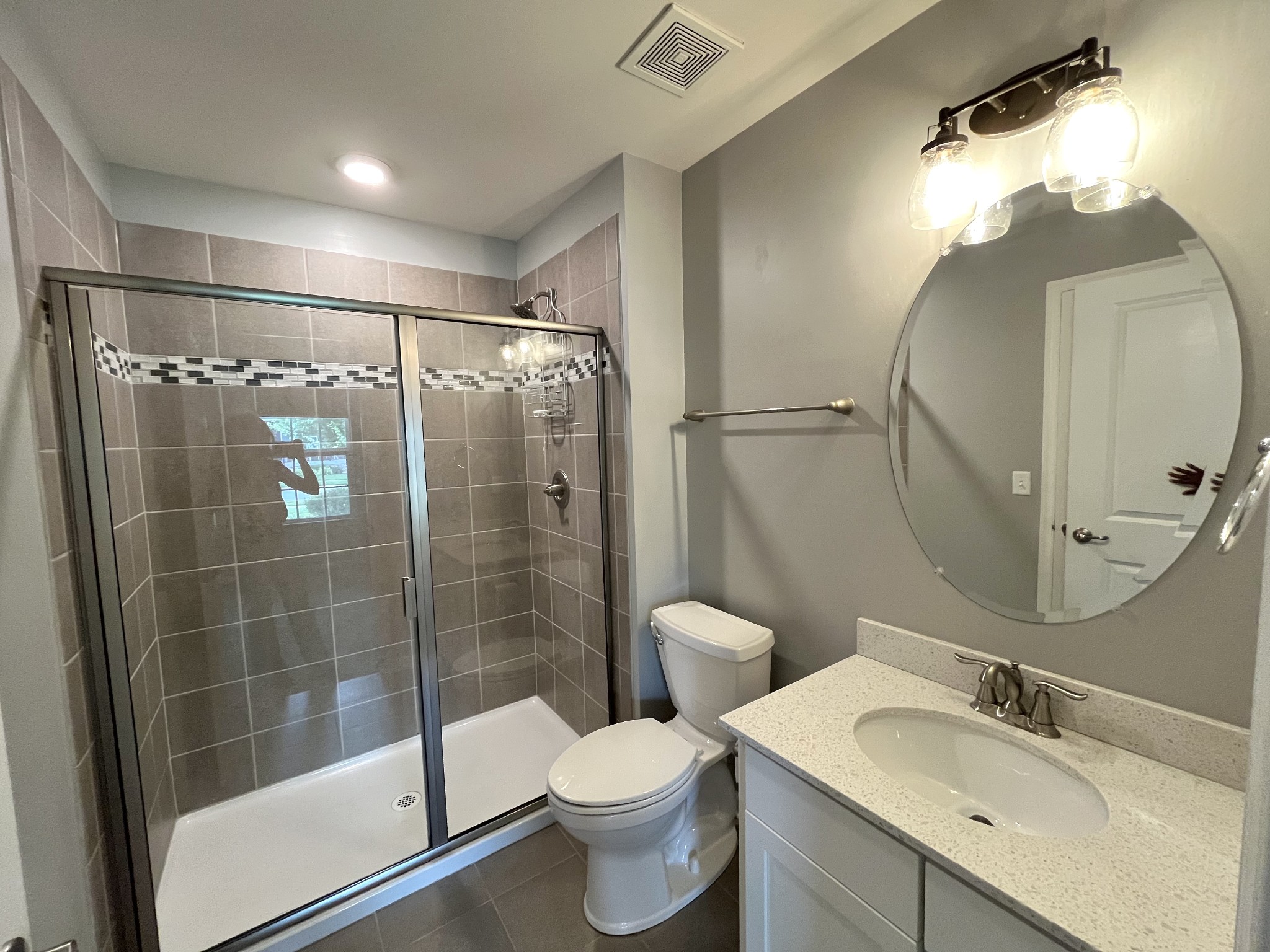 3012 Ledgebrook Dr