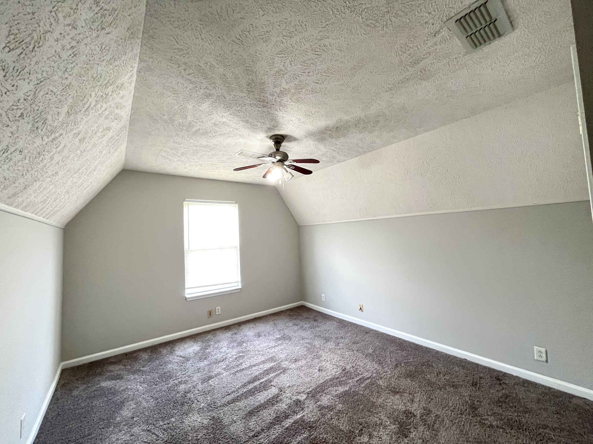 3001 Weybridge Dr