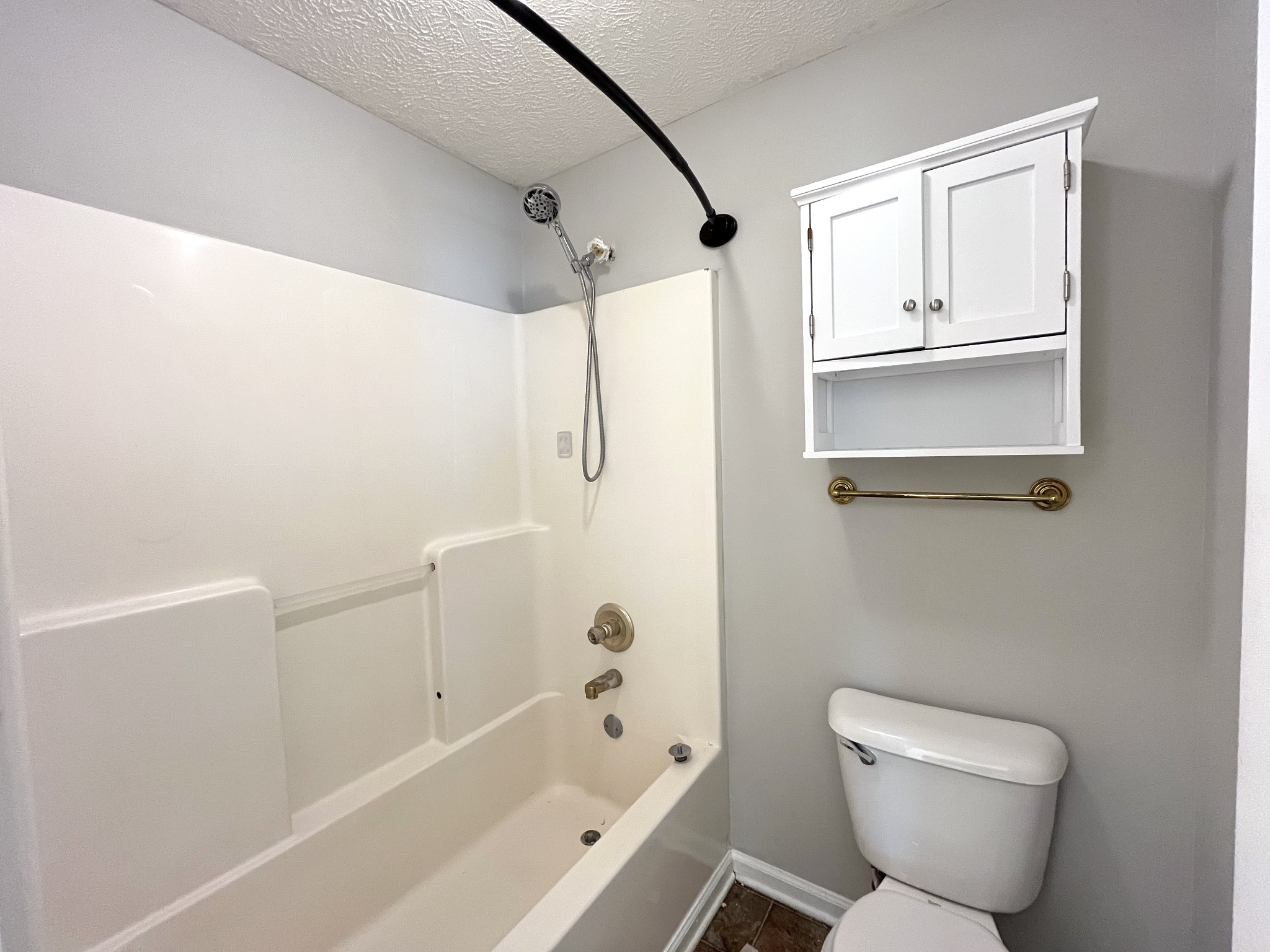 3001 Weybridge Dr