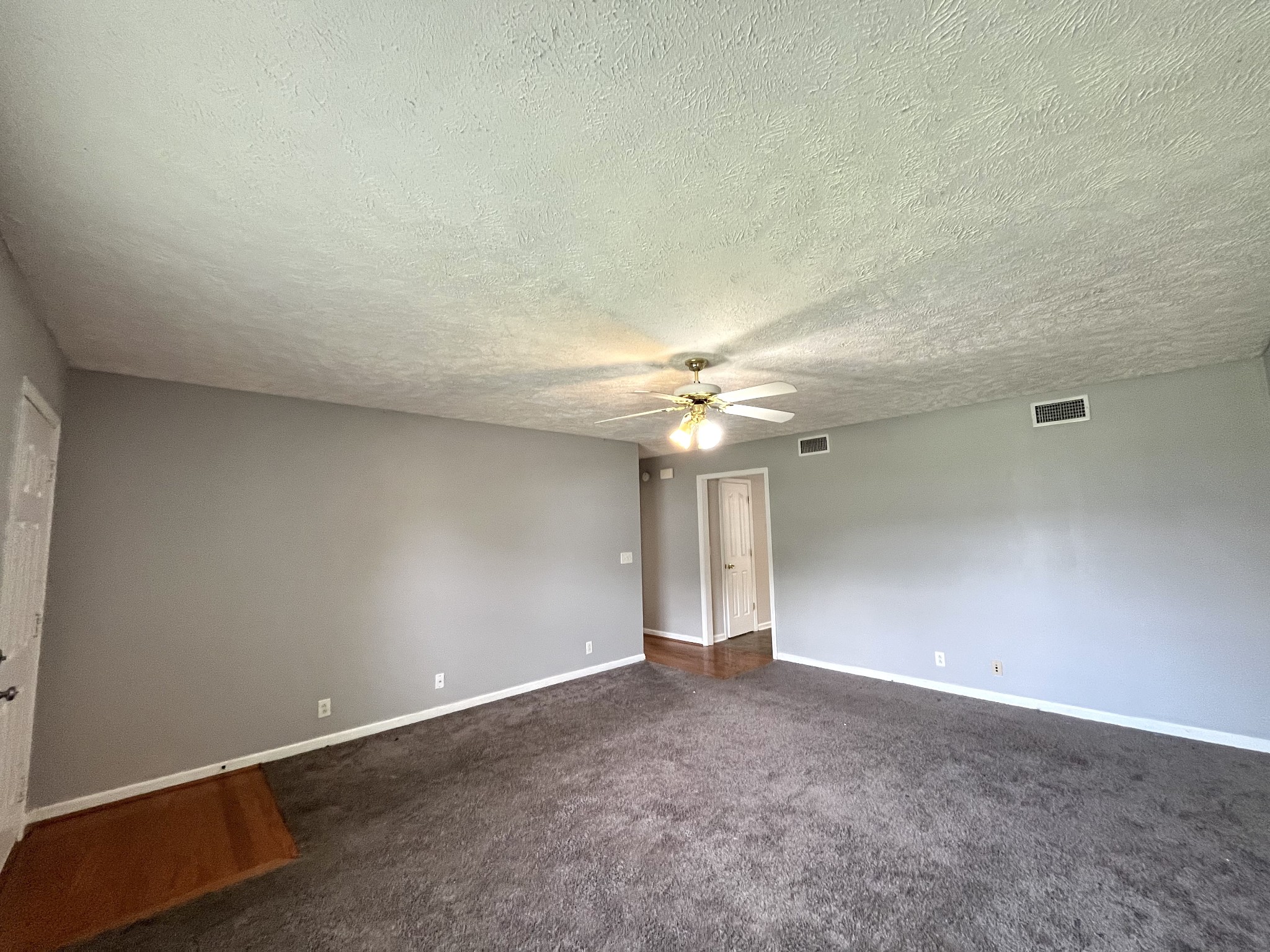 3001 Weybridge Dr