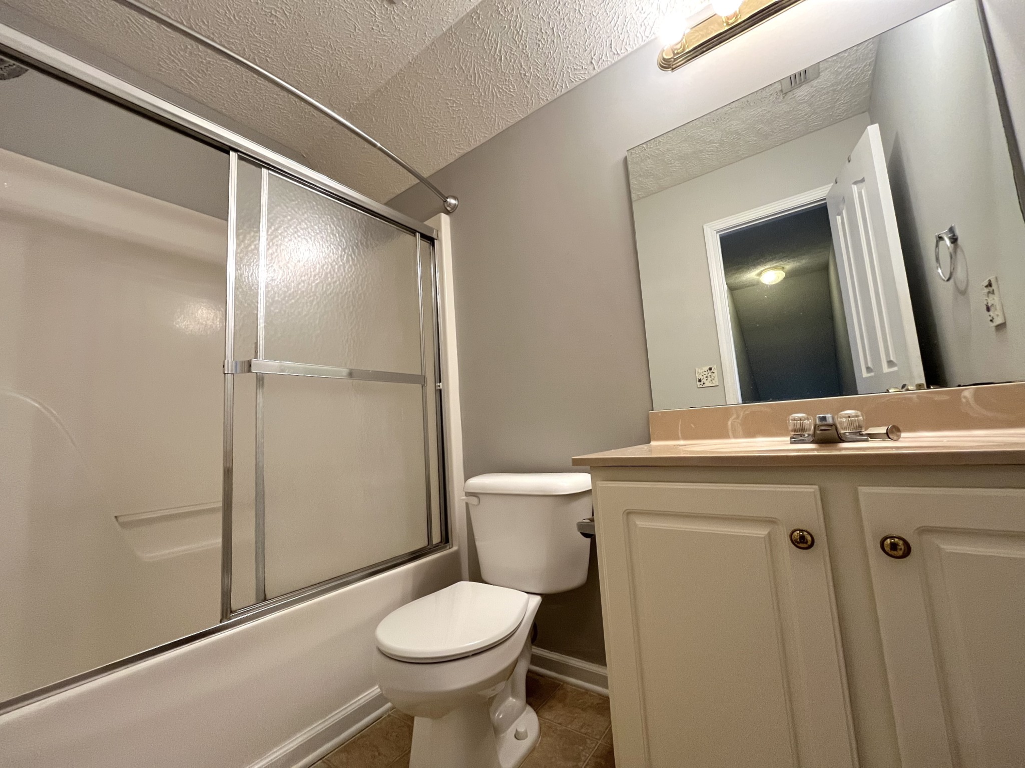 3001 Weybridge Dr