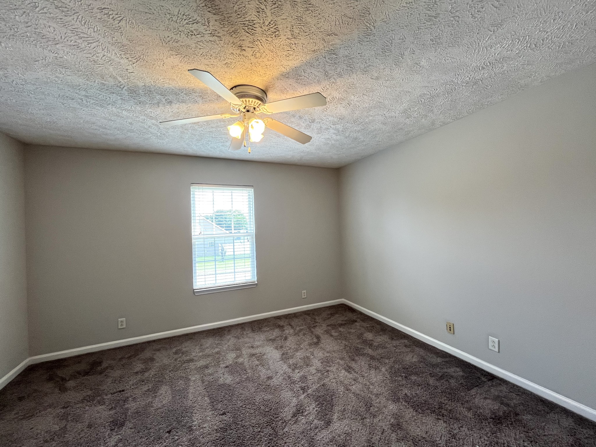 3001 Weybridge Dr