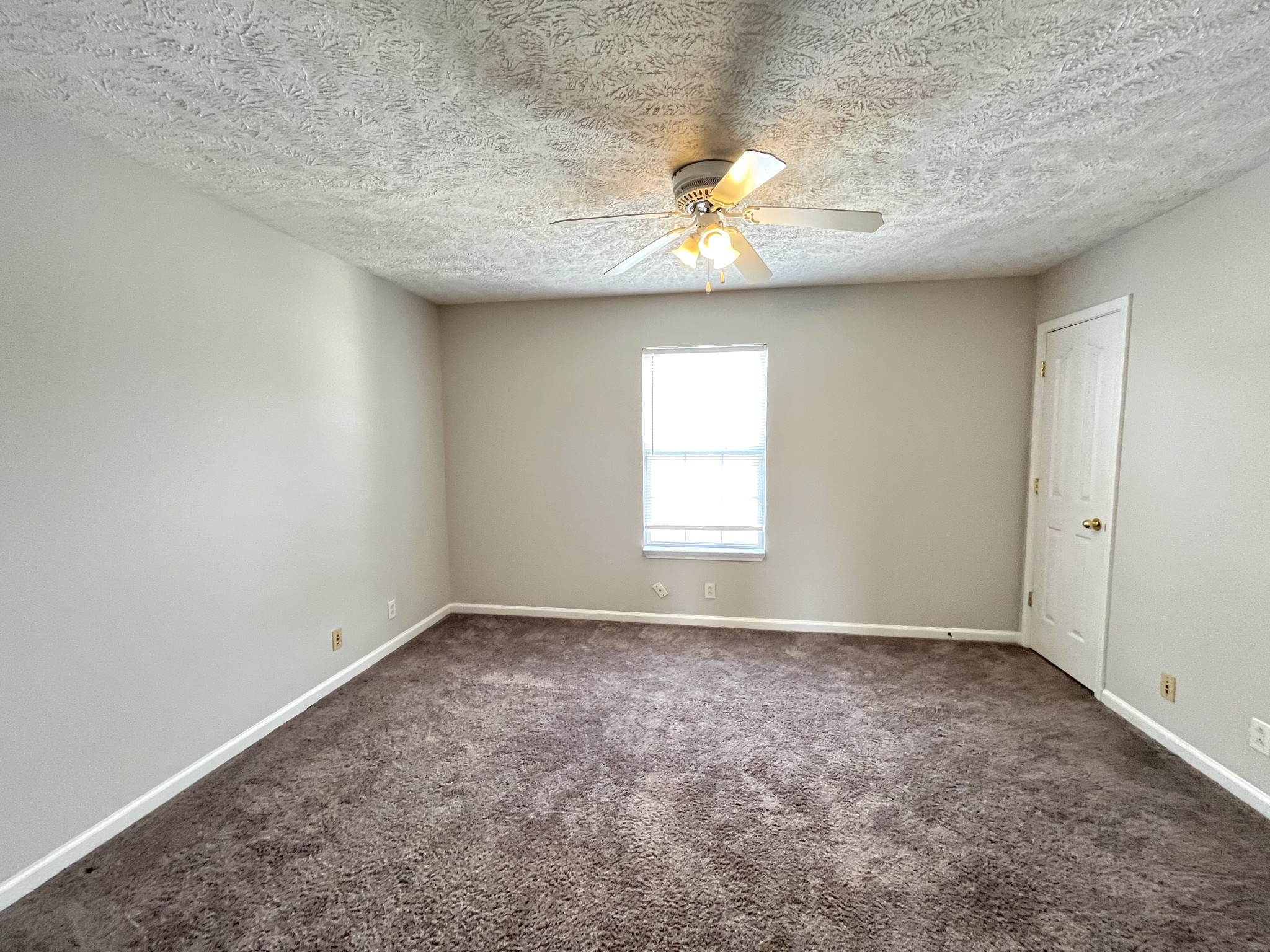3001 Weybridge Dr