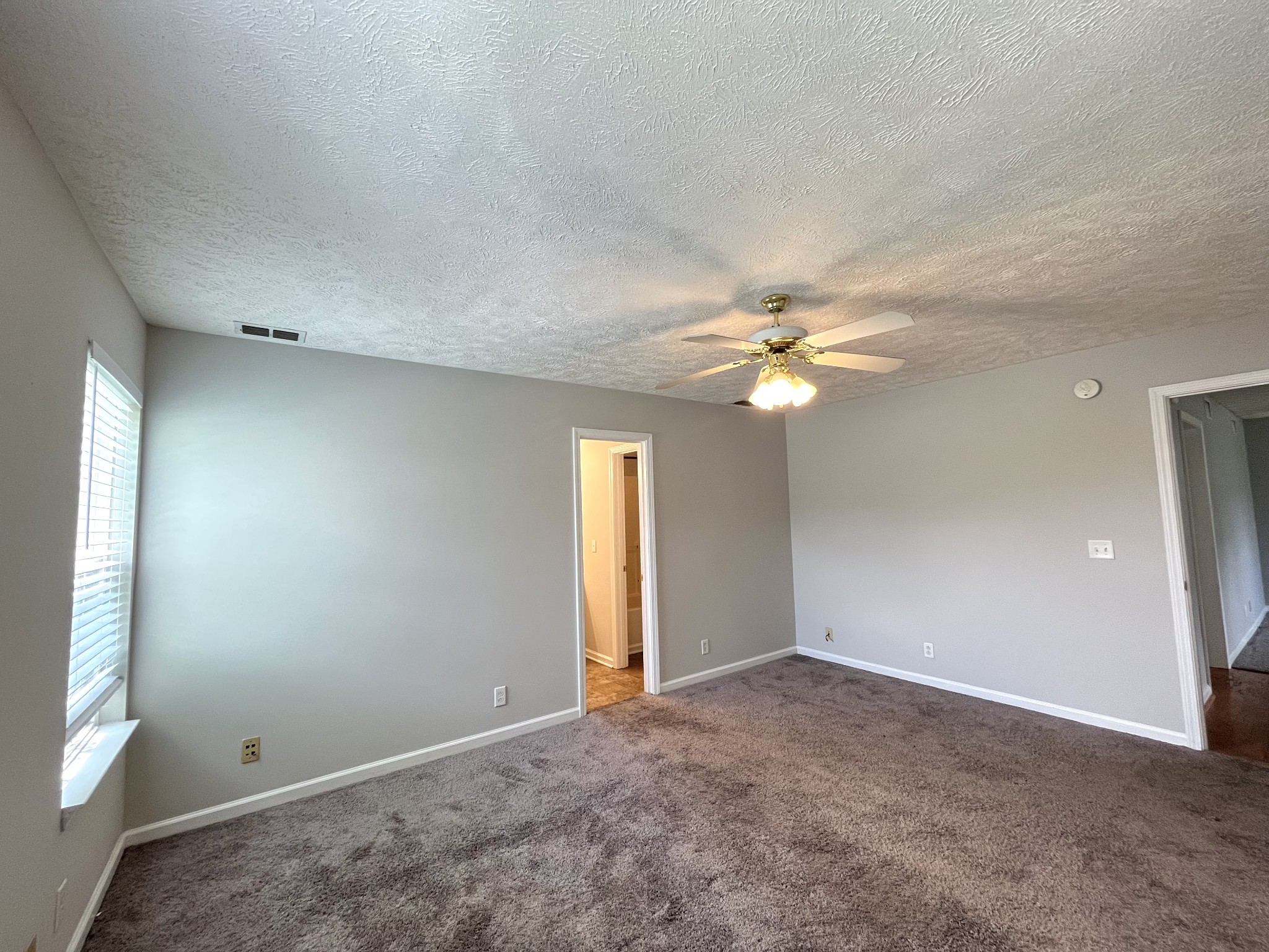3001 Weybridge Dr