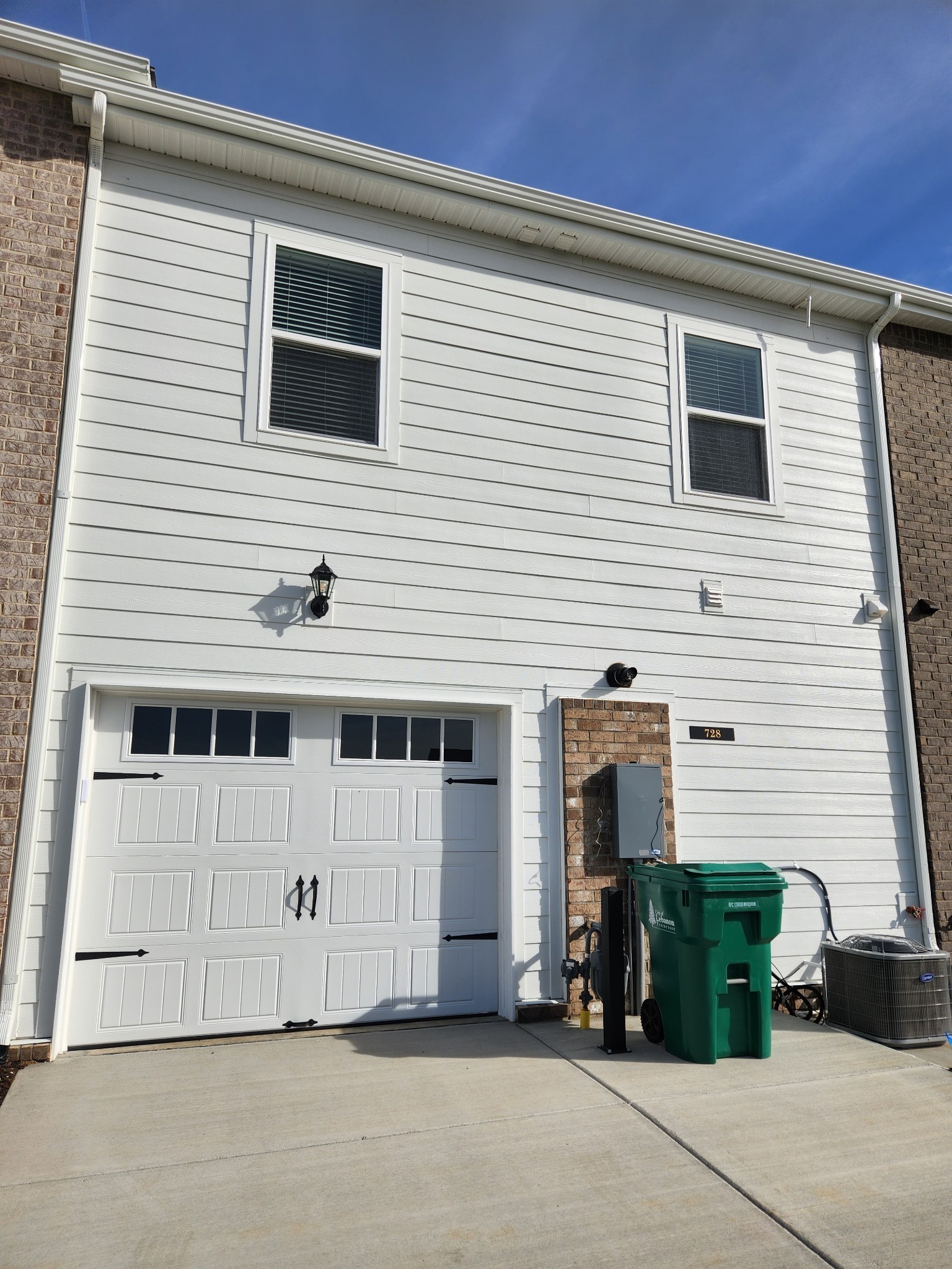 728 Hahn Ct