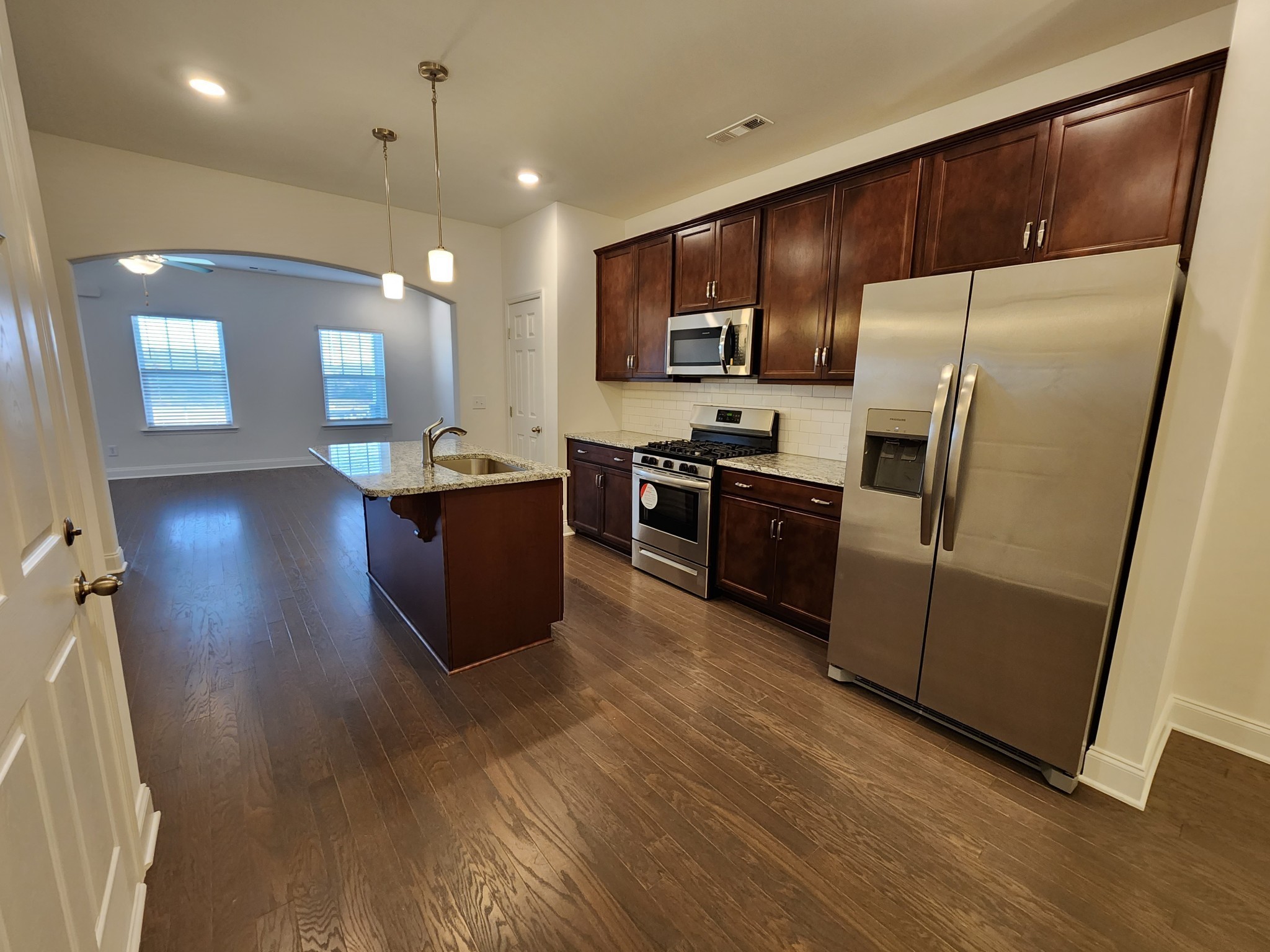 728 Hahn Ct