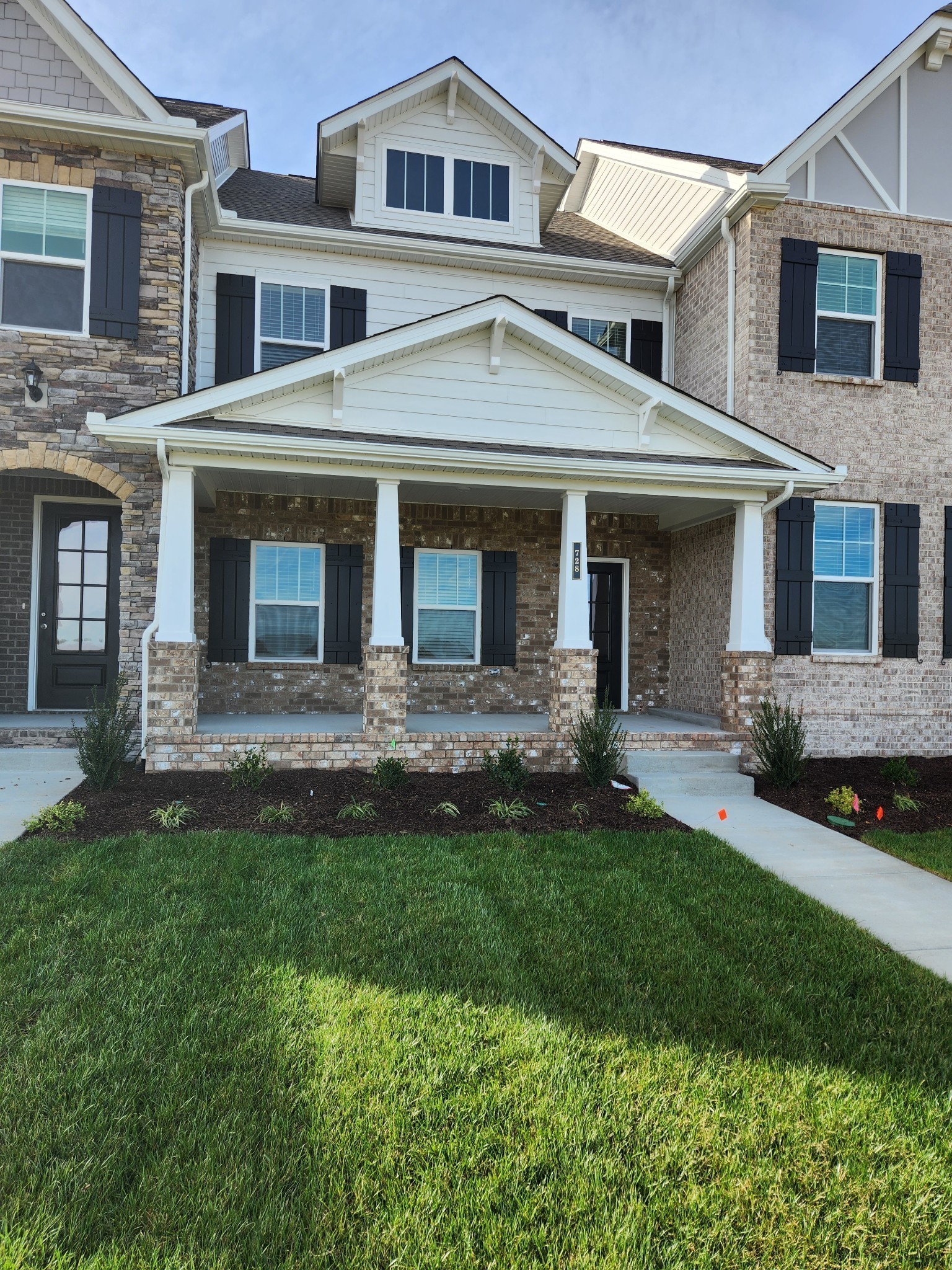 728 Hahn Ct