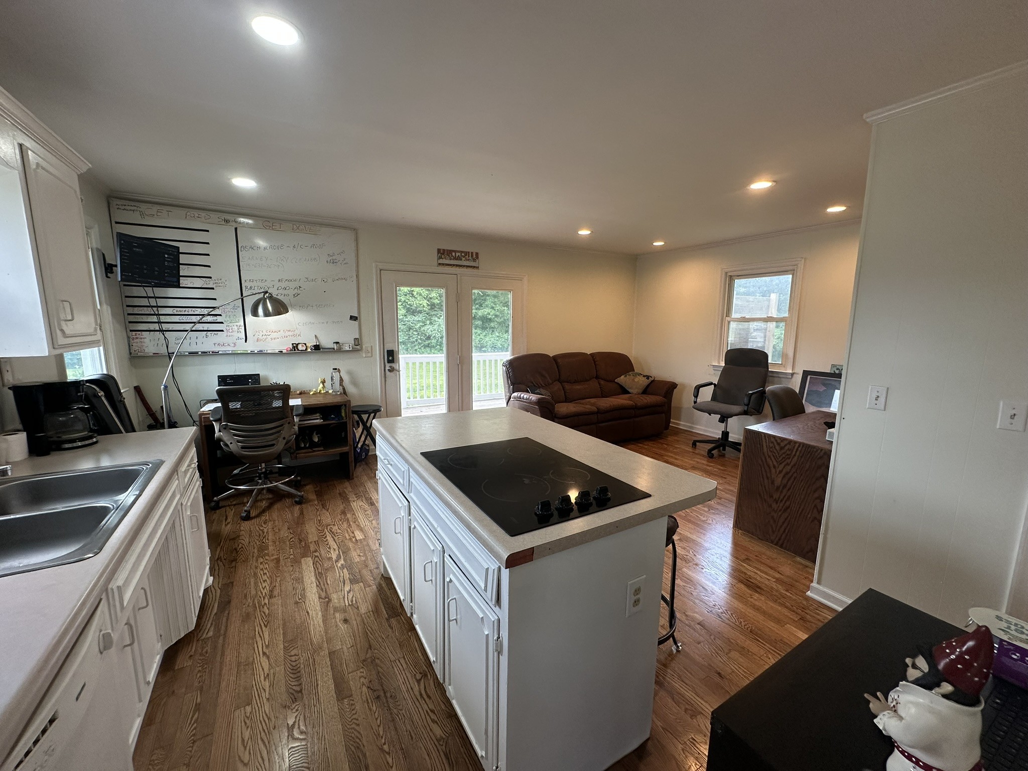 2039 W Jefferson Pike